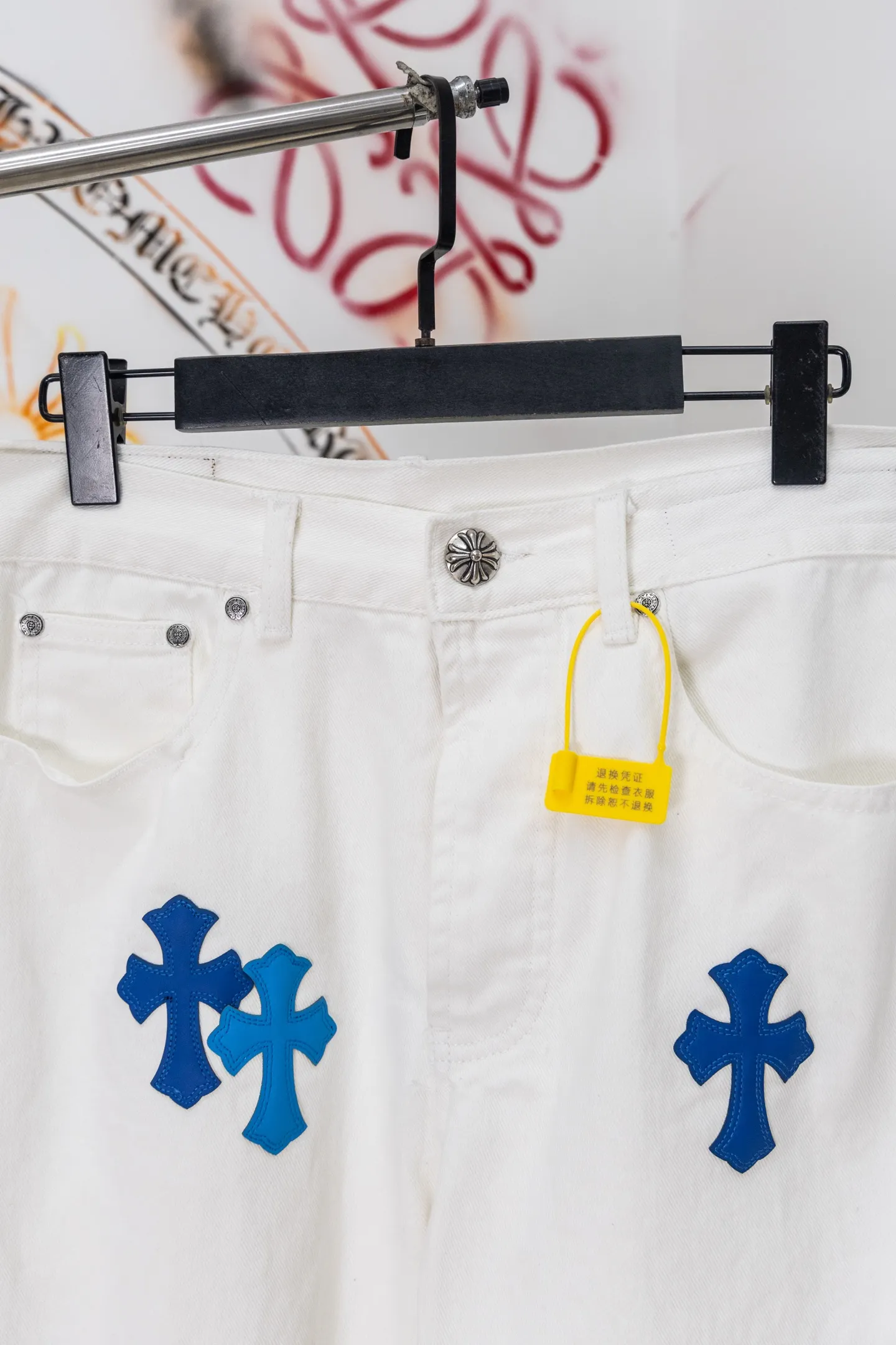 Cross Patch Straight-Leg Jeans D20519772 — view 3