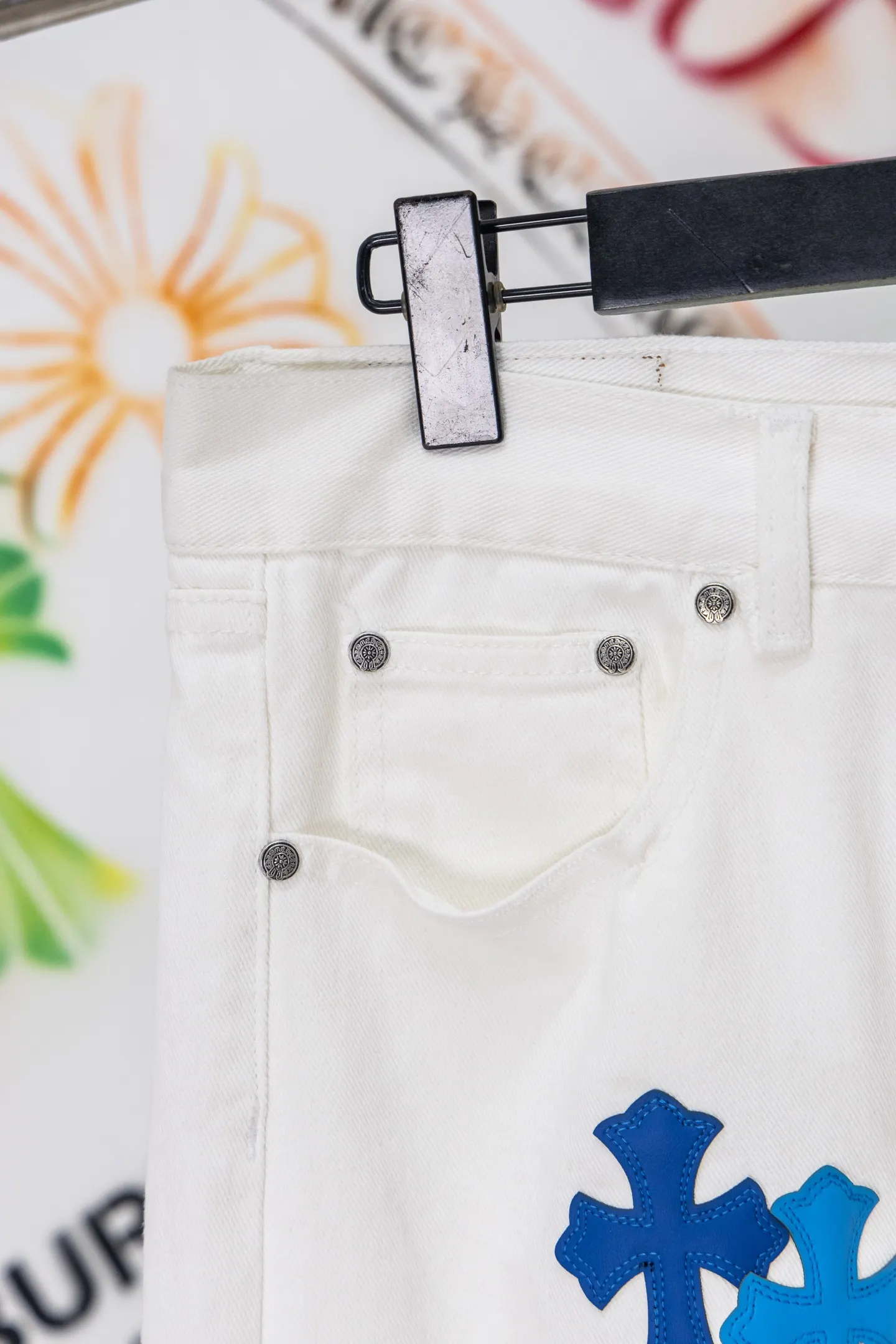Cross Patch Straight-Leg Jeans D20519772 — view 4