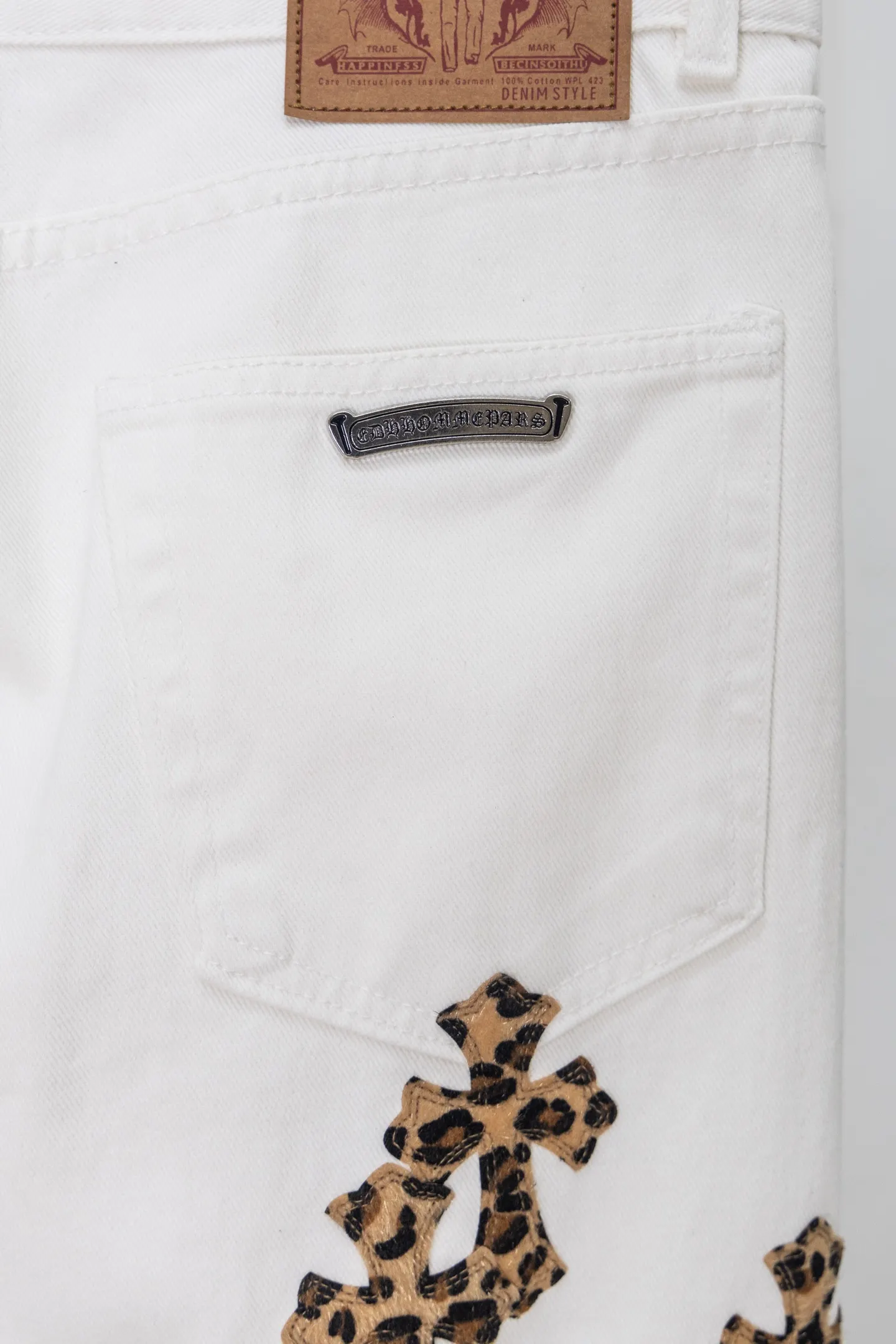 Leopard Cross Patch Straight-Leg Jeans D20519771 — view 10