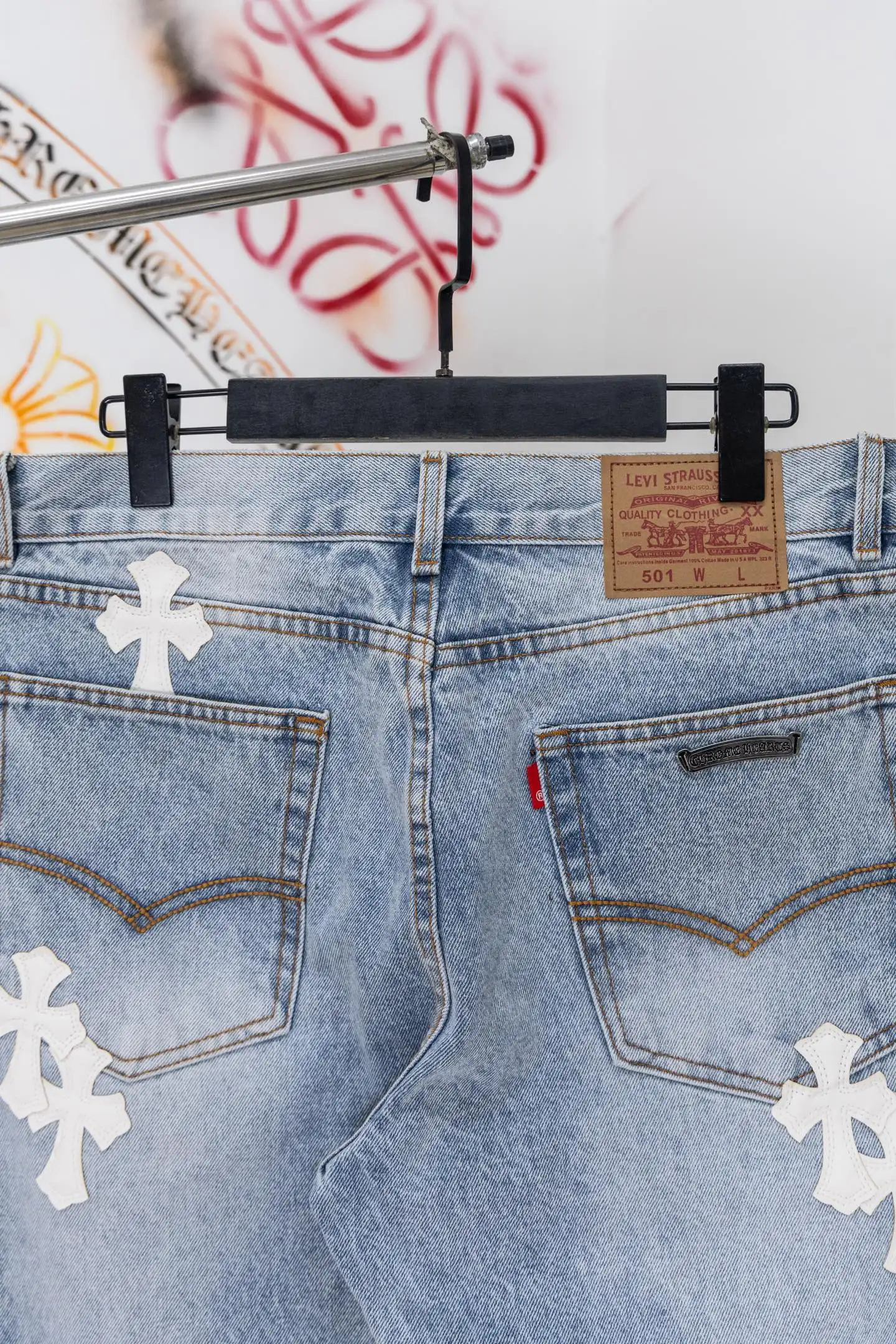Cross Patch Straight-Leg Jeans D20519781 — view 9