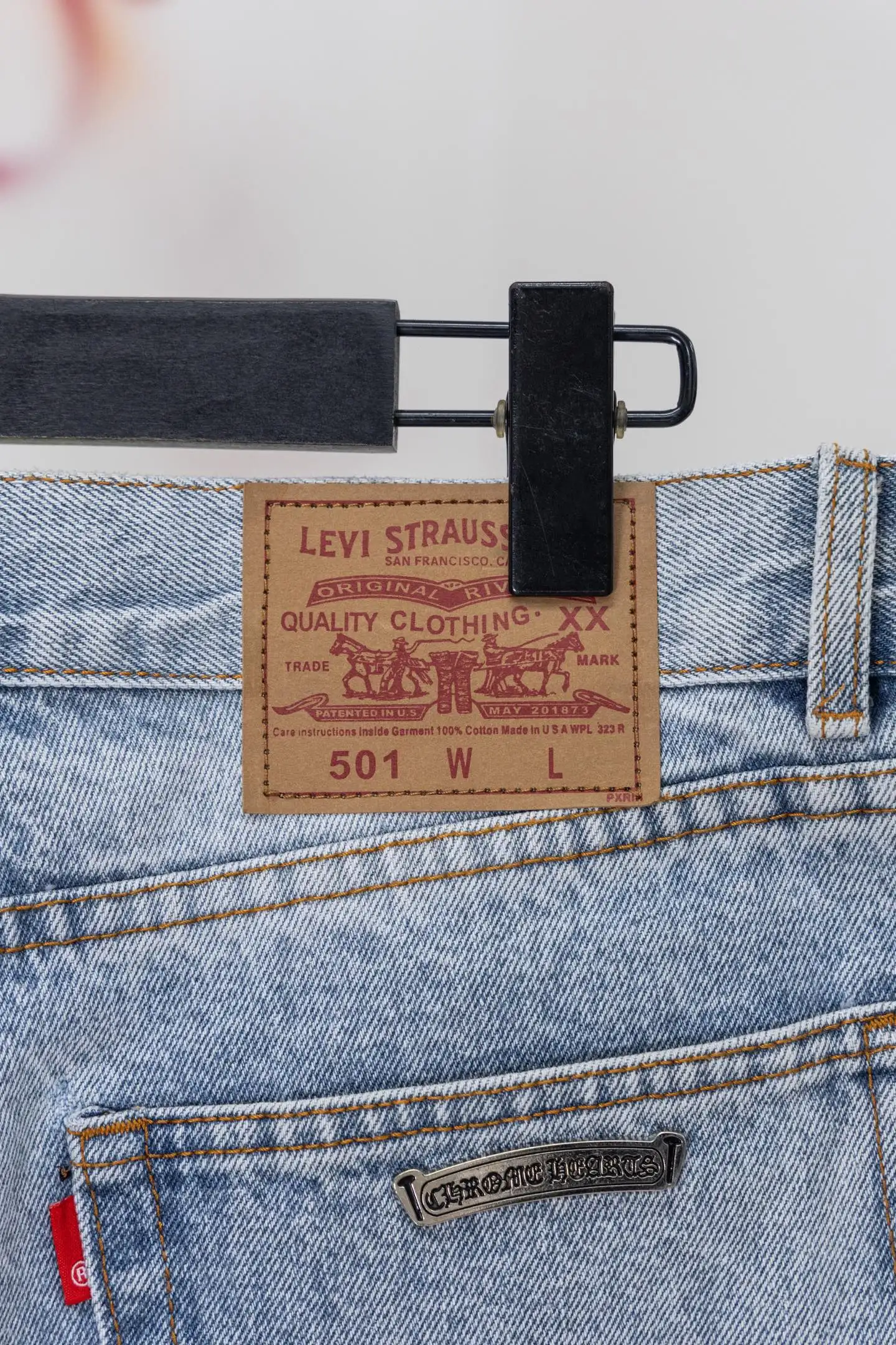 Cross Patch Straight-Leg Jeans D20519781 — view 10