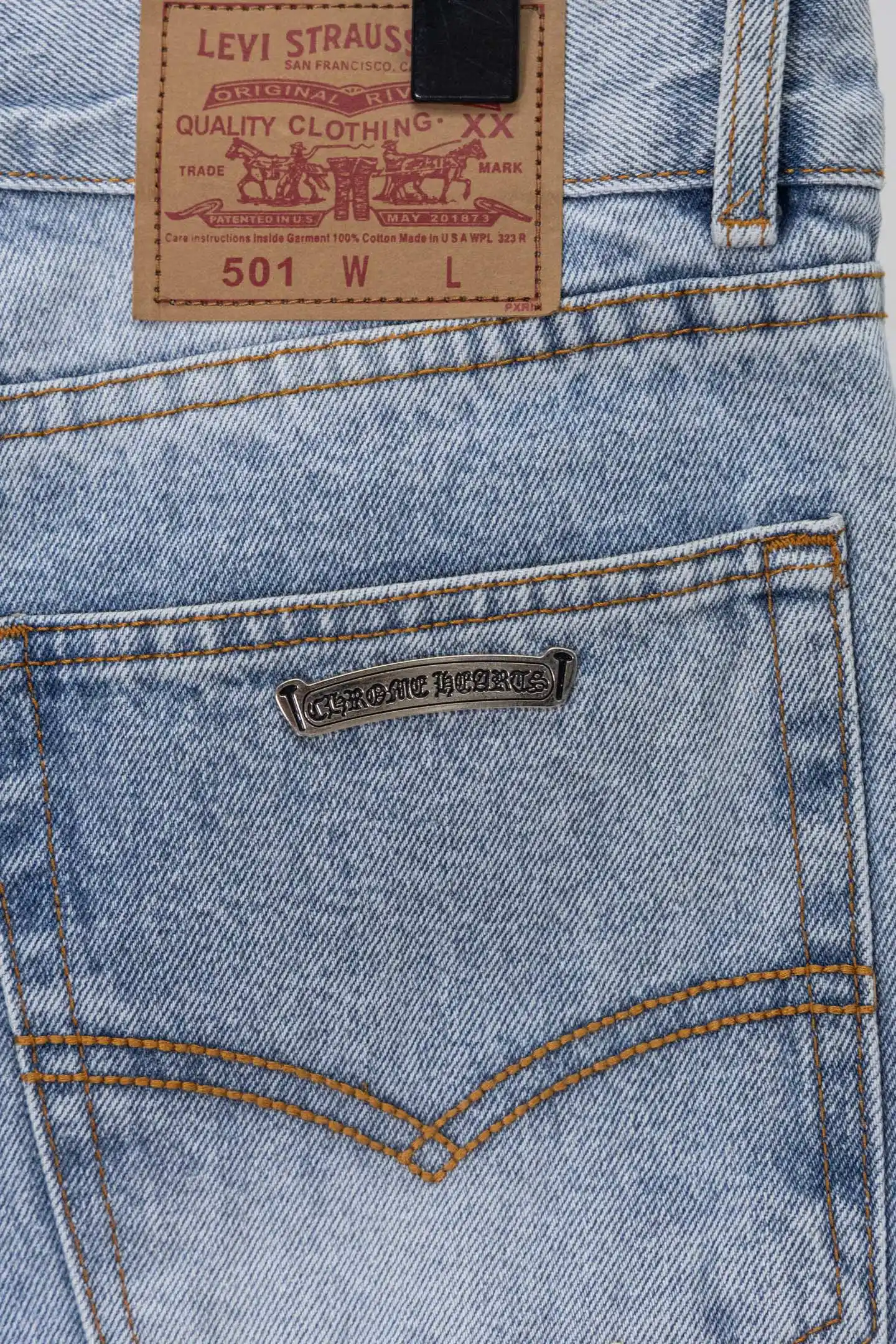 Cross Patch Straight-Leg Jeans D20519781 — view 12