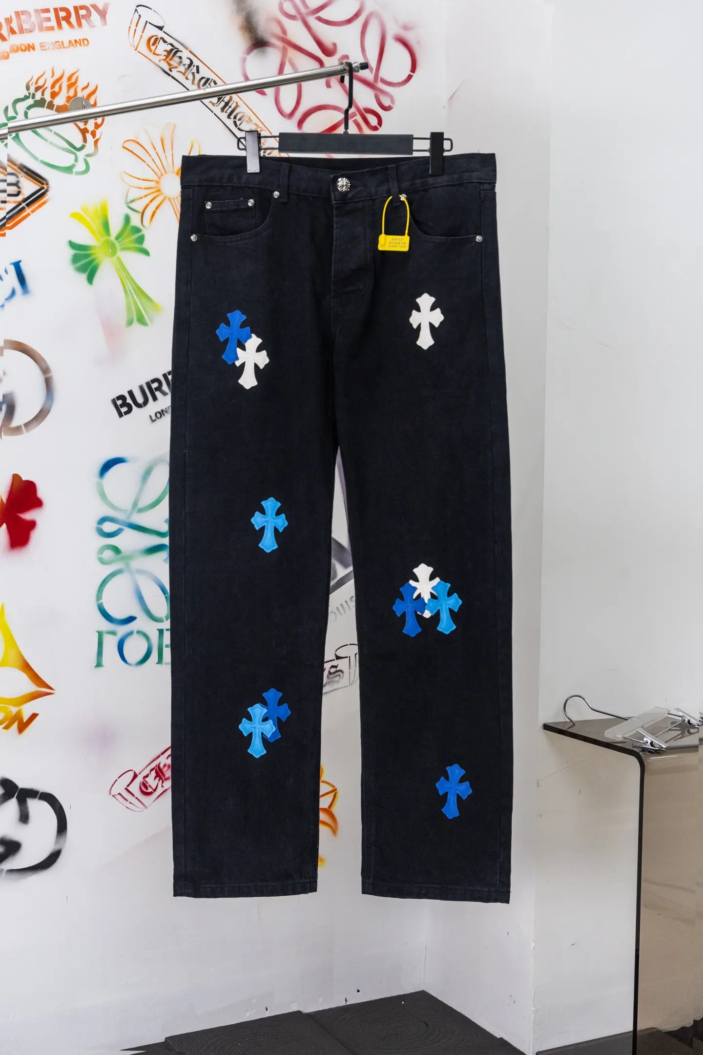 Cross Patch Straight-Leg Jeans D20519788