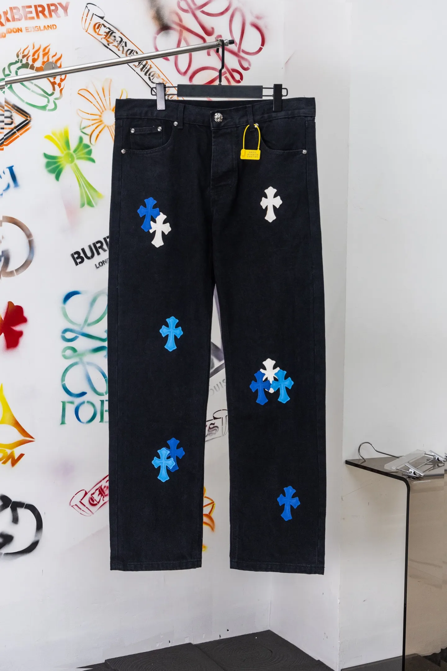 Cross Patch Straight-Leg Jeans D20519788