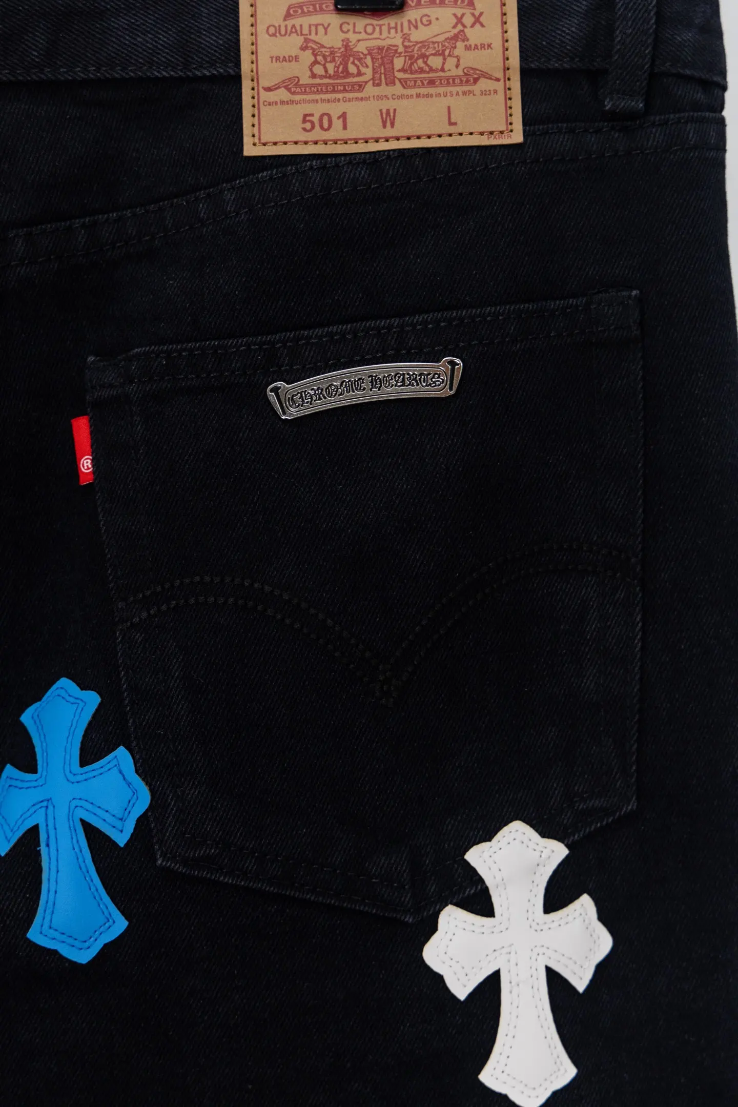 Cross Patch Straight-Leg Jeans D20519788 — view 11