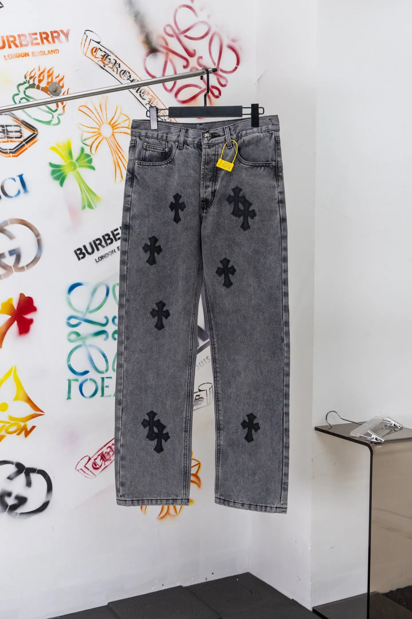 Cross-Patch Straight-Leg Jeans D20519777