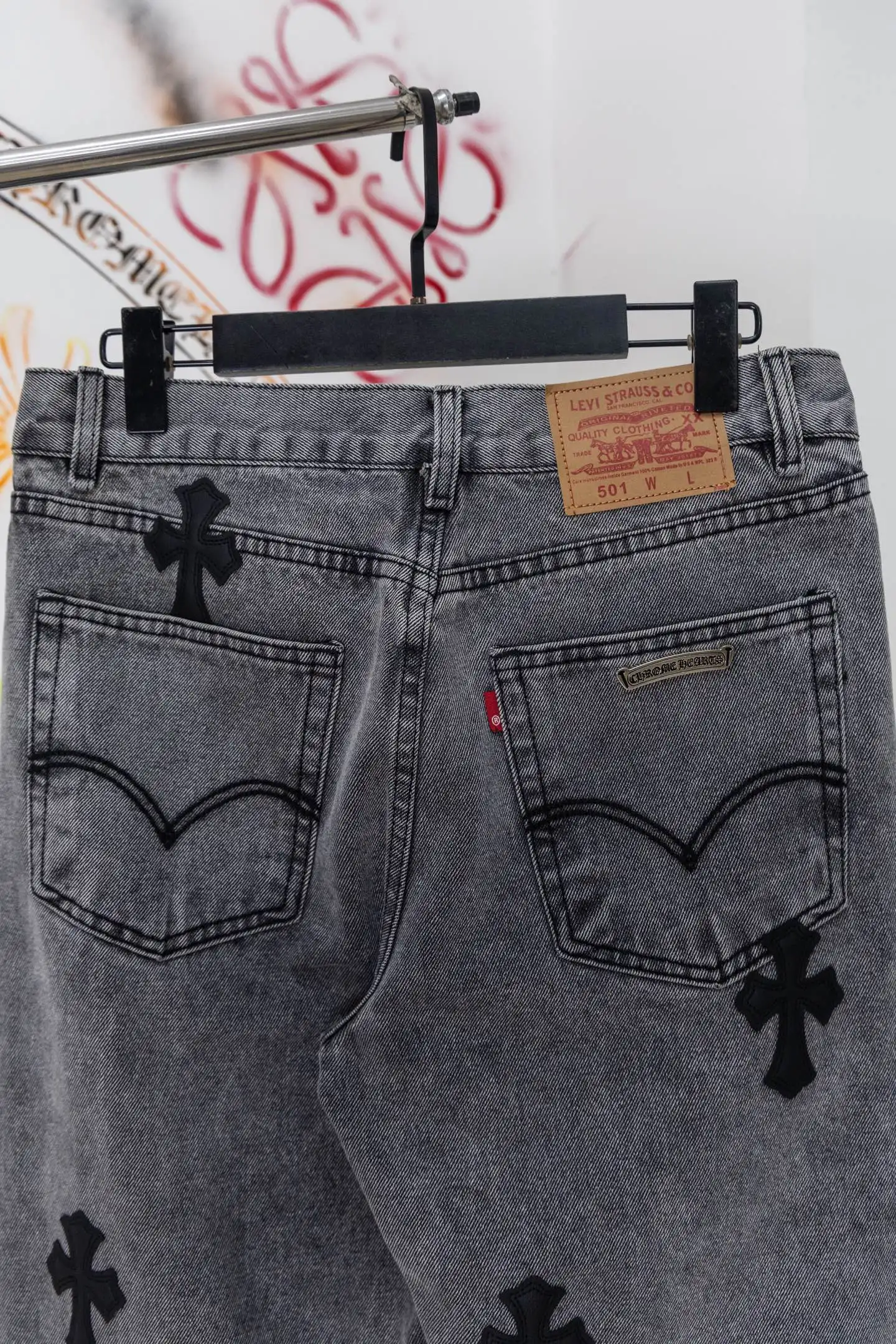 Cross-Patch Straight-Leg Jeans D20519777 — view 9