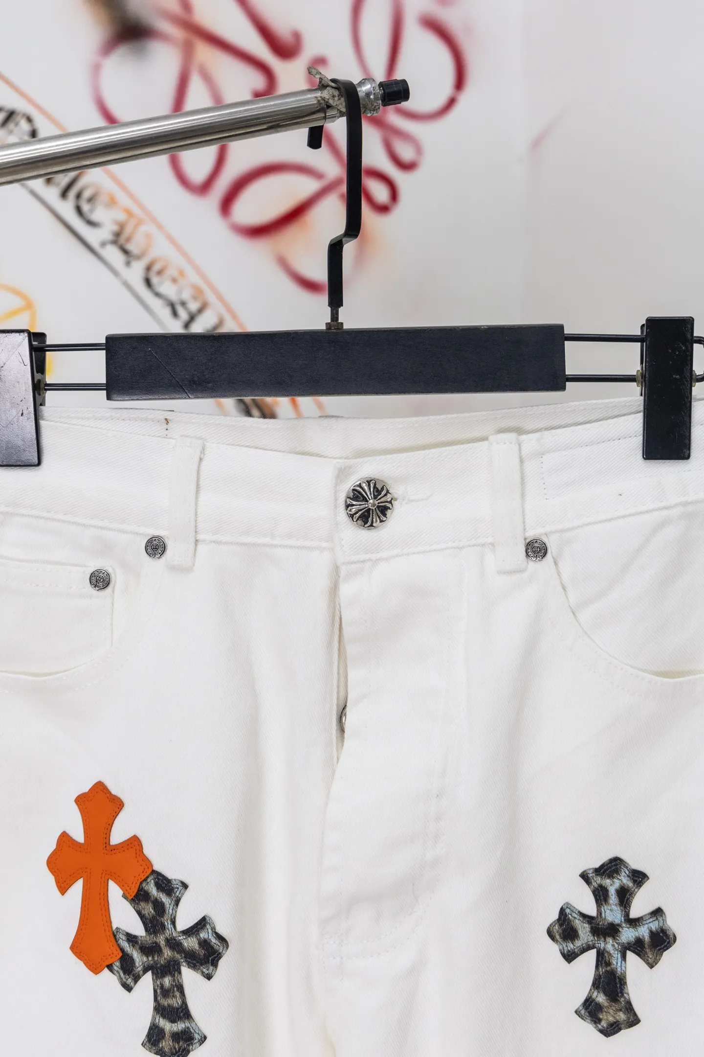 Cross Patch Straight-Leg Jeans D20519768 — view 3