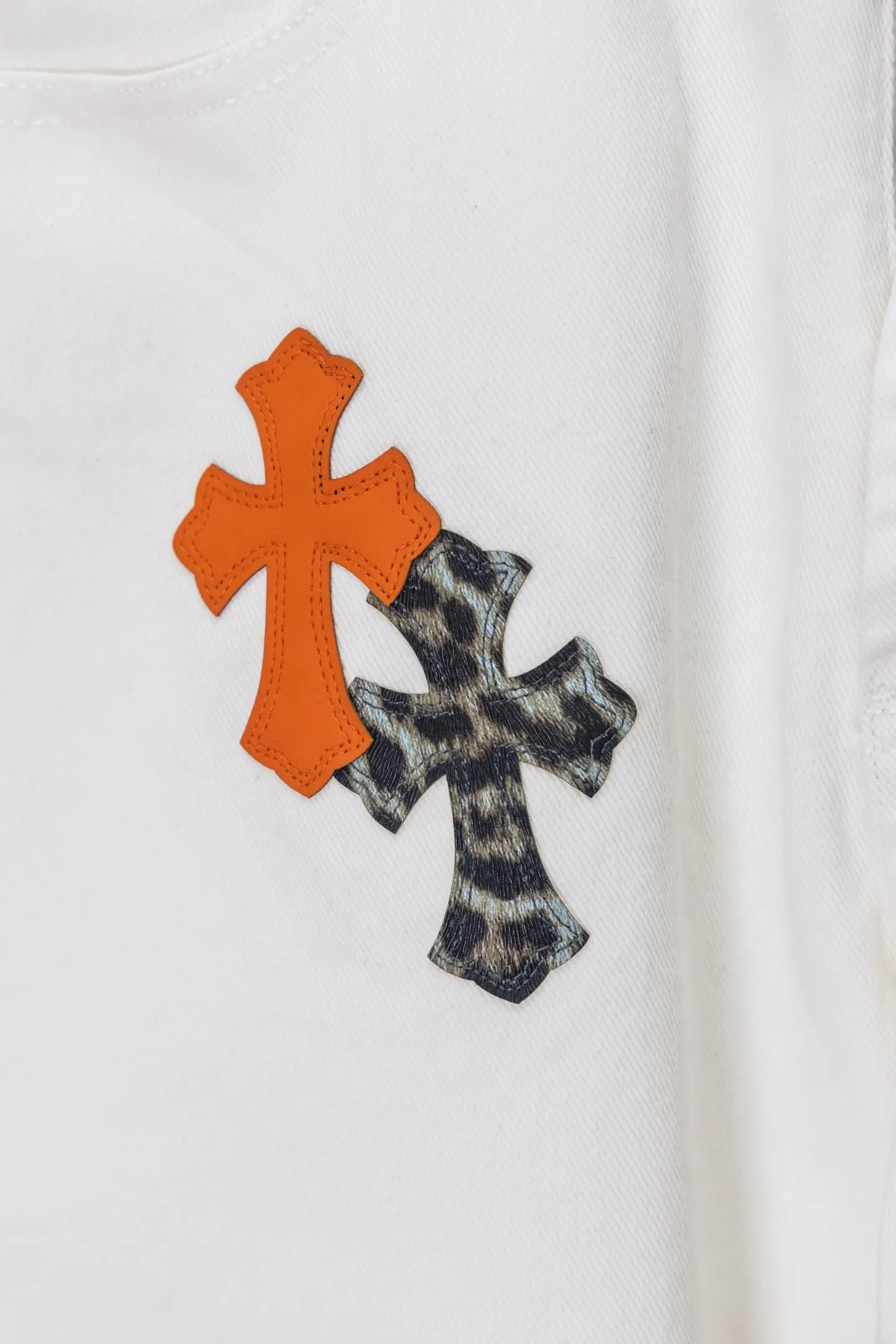 Cross Patch Straight-Leg Jeans D20519768 — view 4