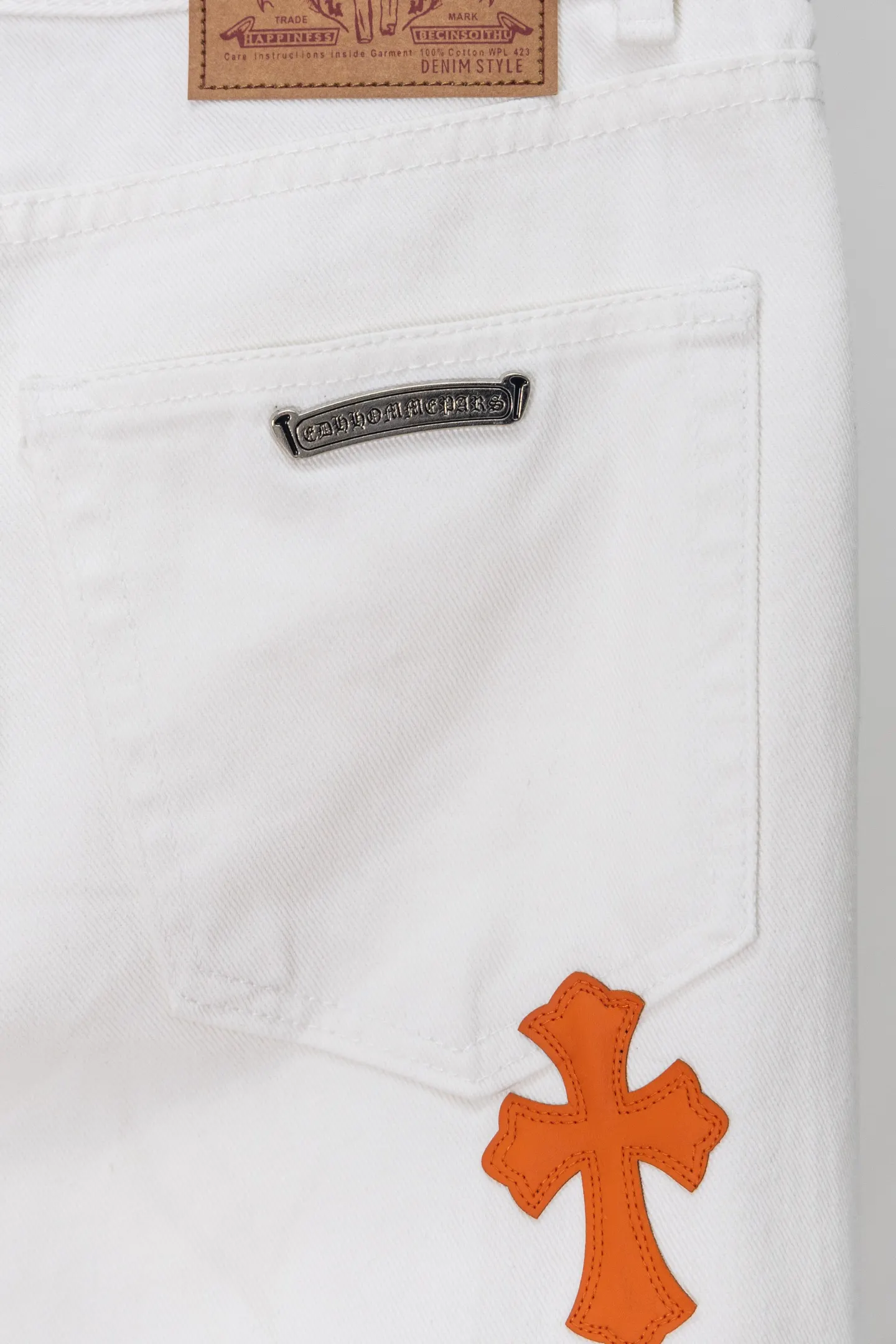 Cross Patch Straight-Leg Jeans D20519768 — view 9