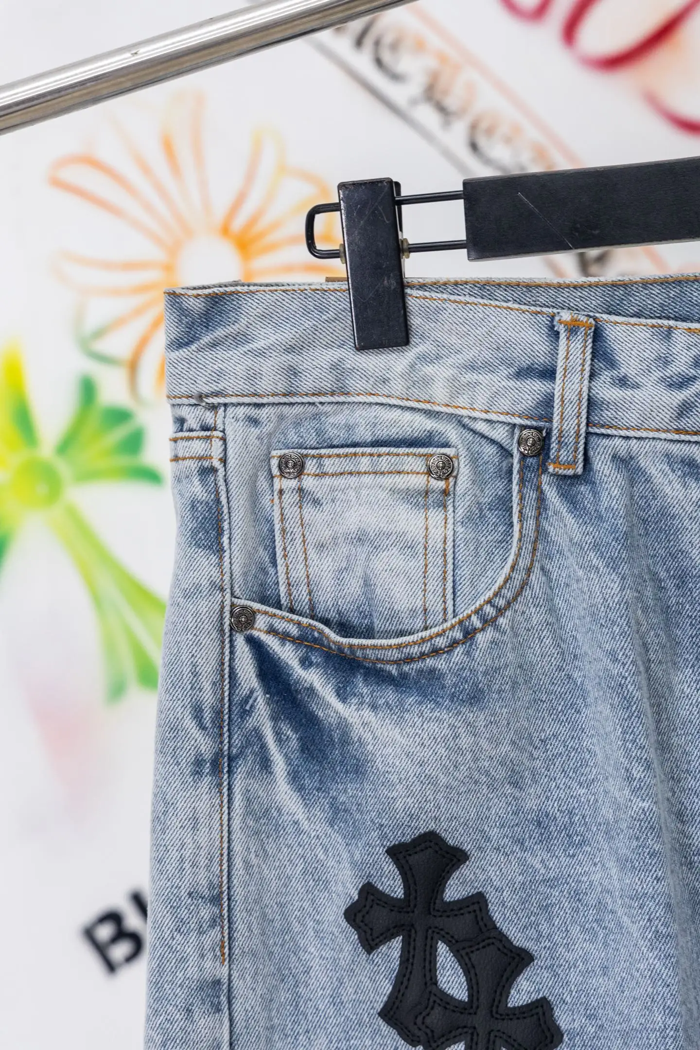 Cross Patch Straight-Leg Jeans D20519785 — view 5