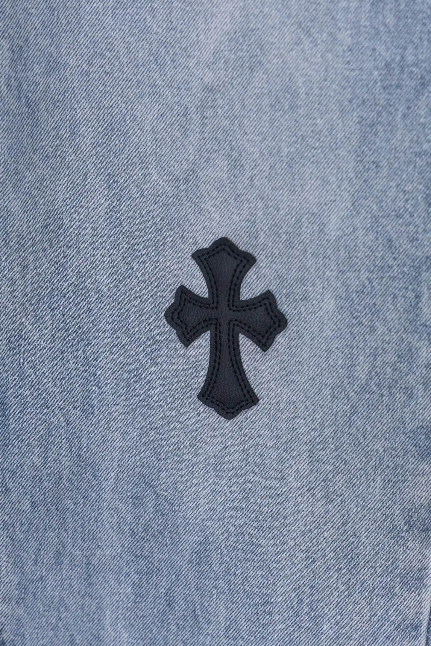 Cross Patch Straight-Leg Jeans D20519785 — view 7