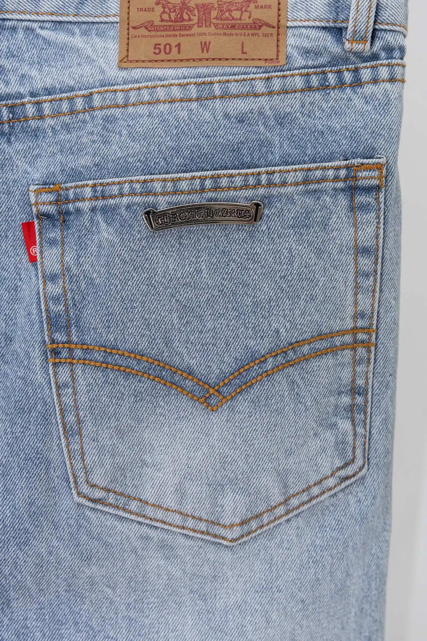 Cross Patch Straight-Leg Jeans D20519785 — view 11