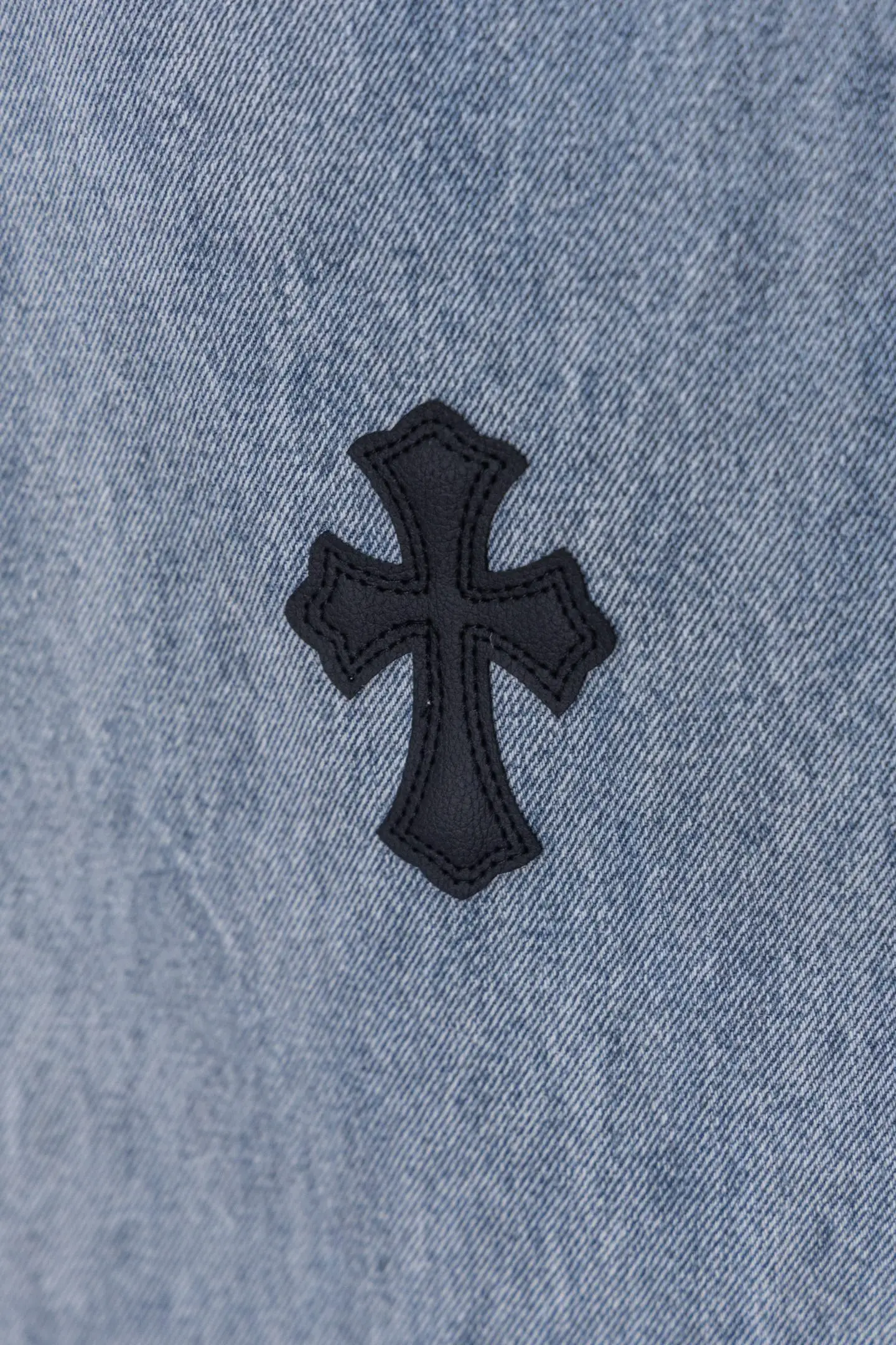 Cross Patch Straight-Leg Jeans D20519785 — view 14