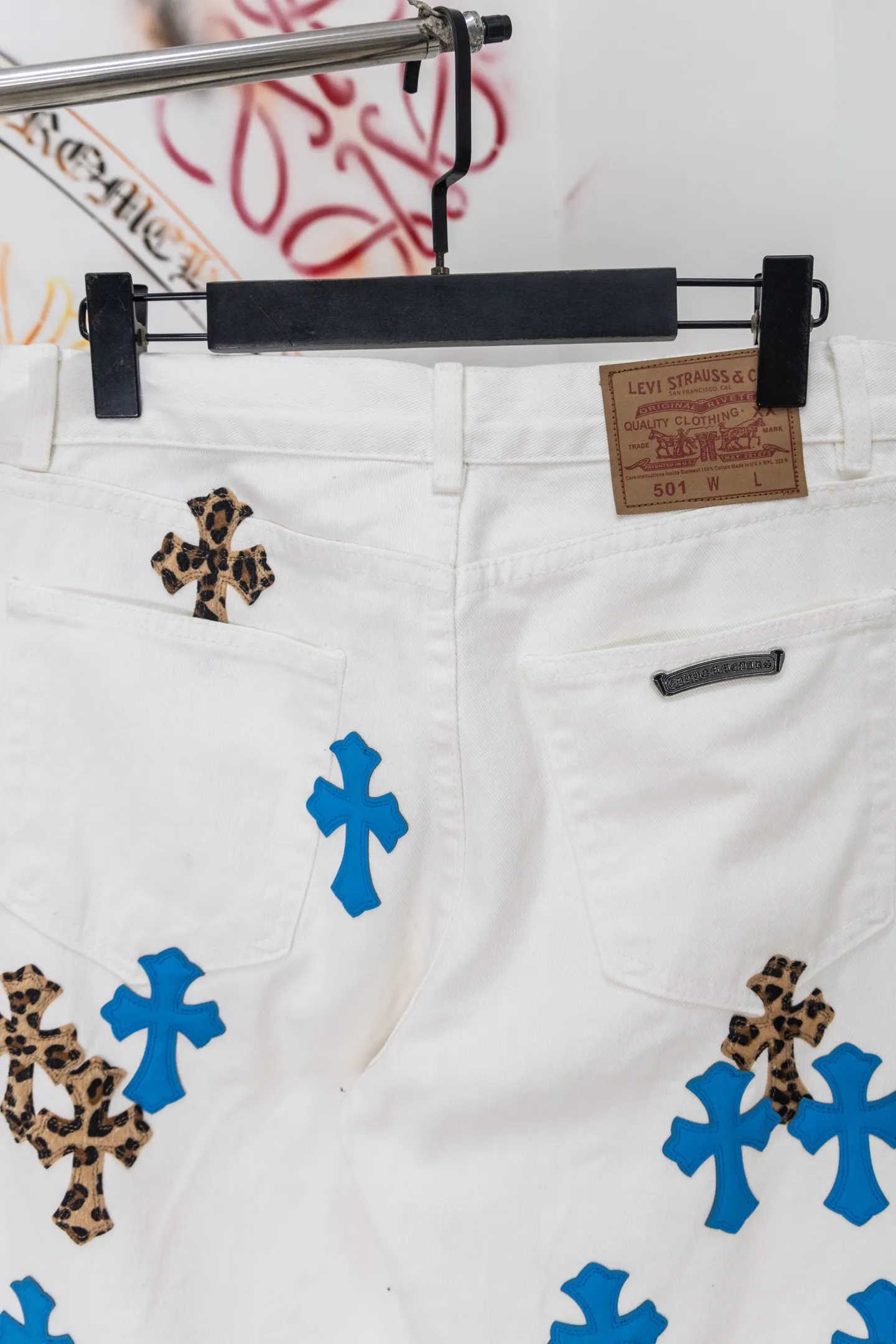 Cross Patch Straight-Leg Jeans D20519769 — view 9