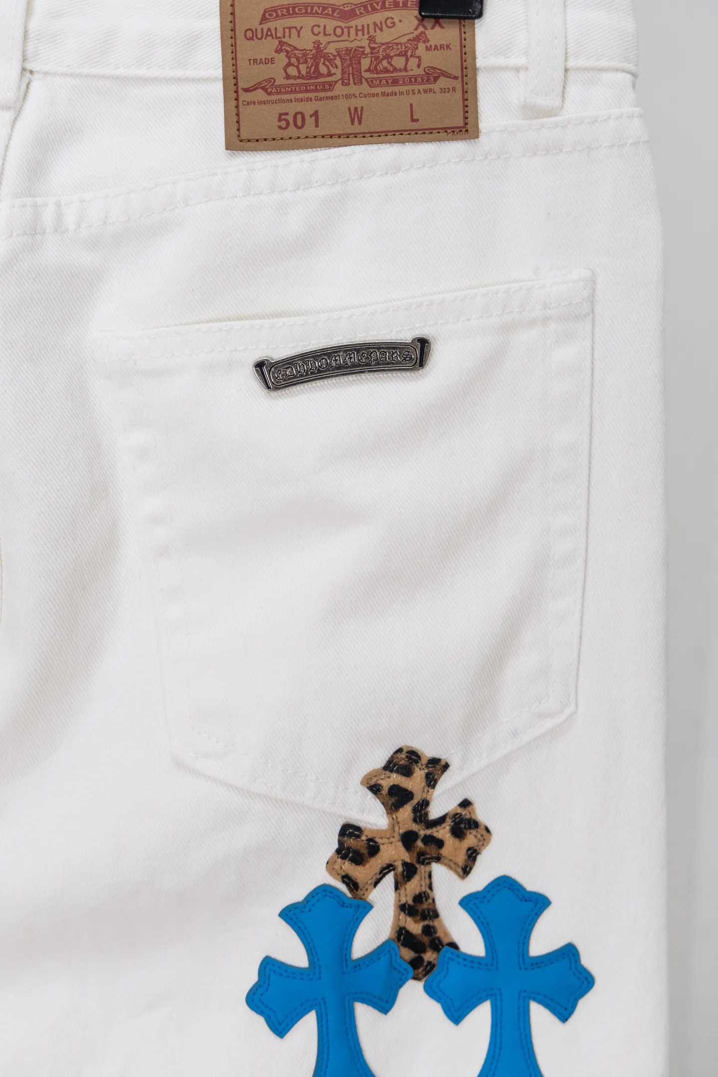 Cross Patch Straight-Leg Jeans D20519769 — view 11
