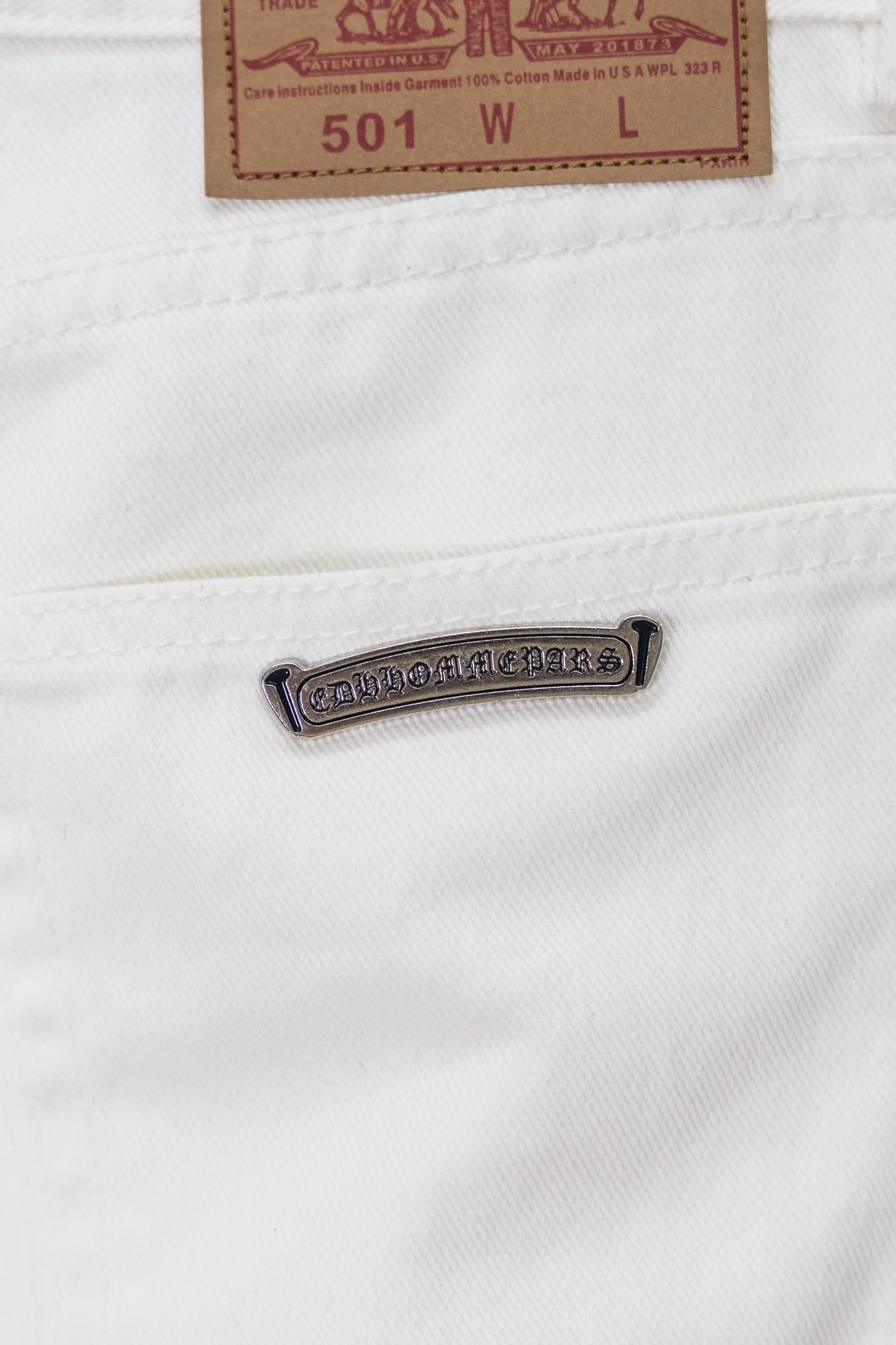 Cross Patch Straight-Leg Jeans D20519769 — view 12