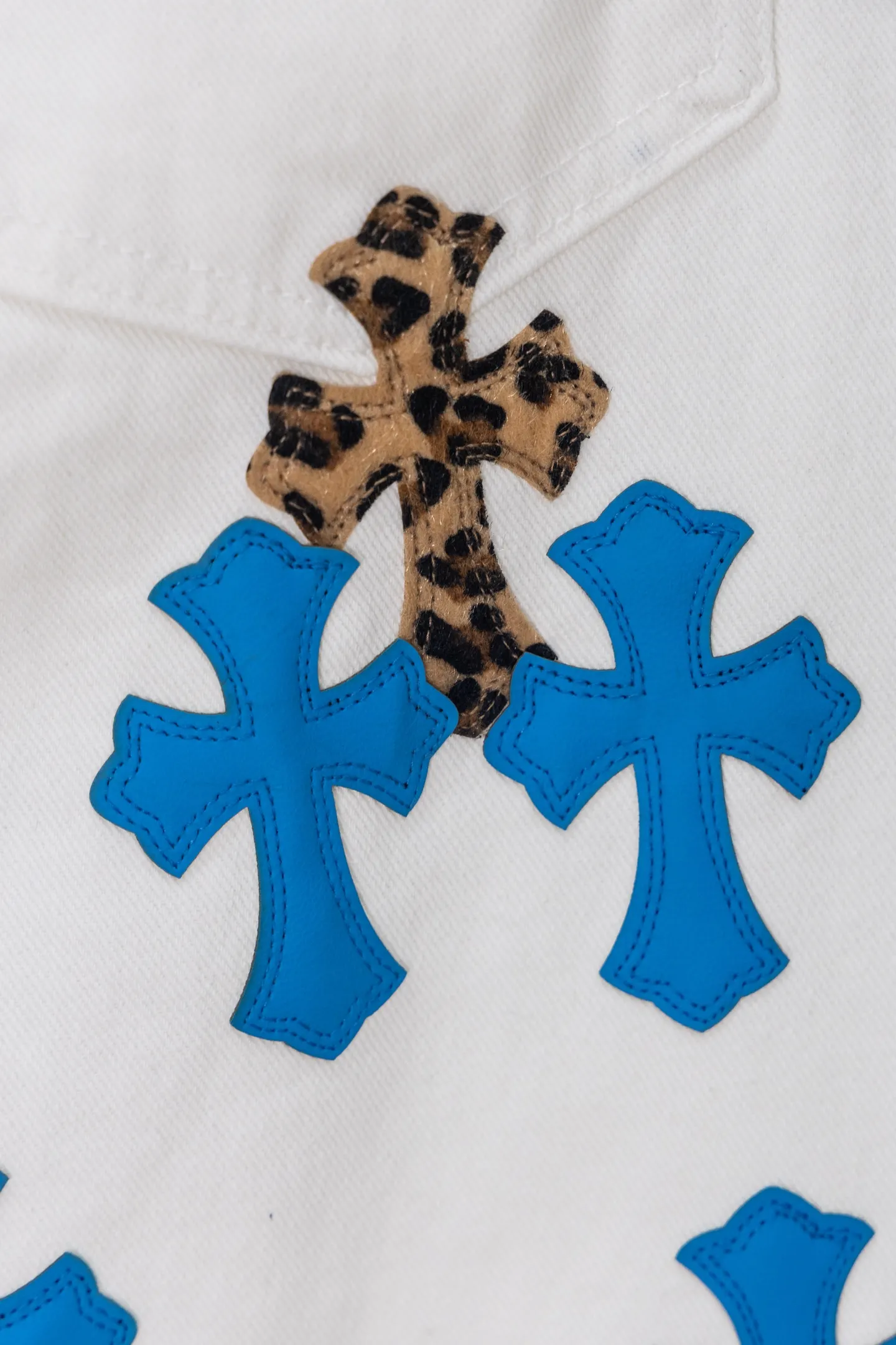 Cross Patch Straight-Leg Jeans D20519769 — view 14