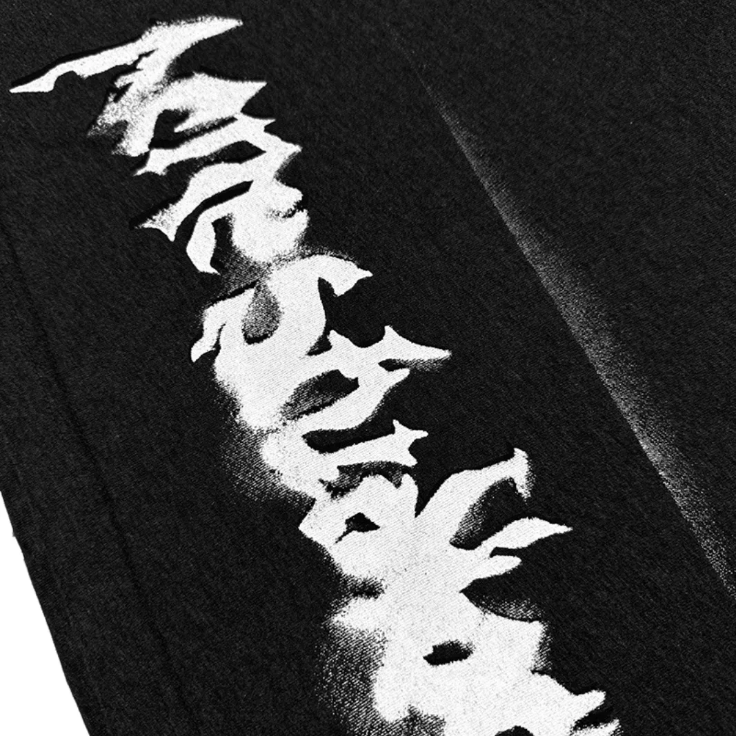 Gothic Logo Distressed Long-Sleeve T-Shirt D21022293 — view 6