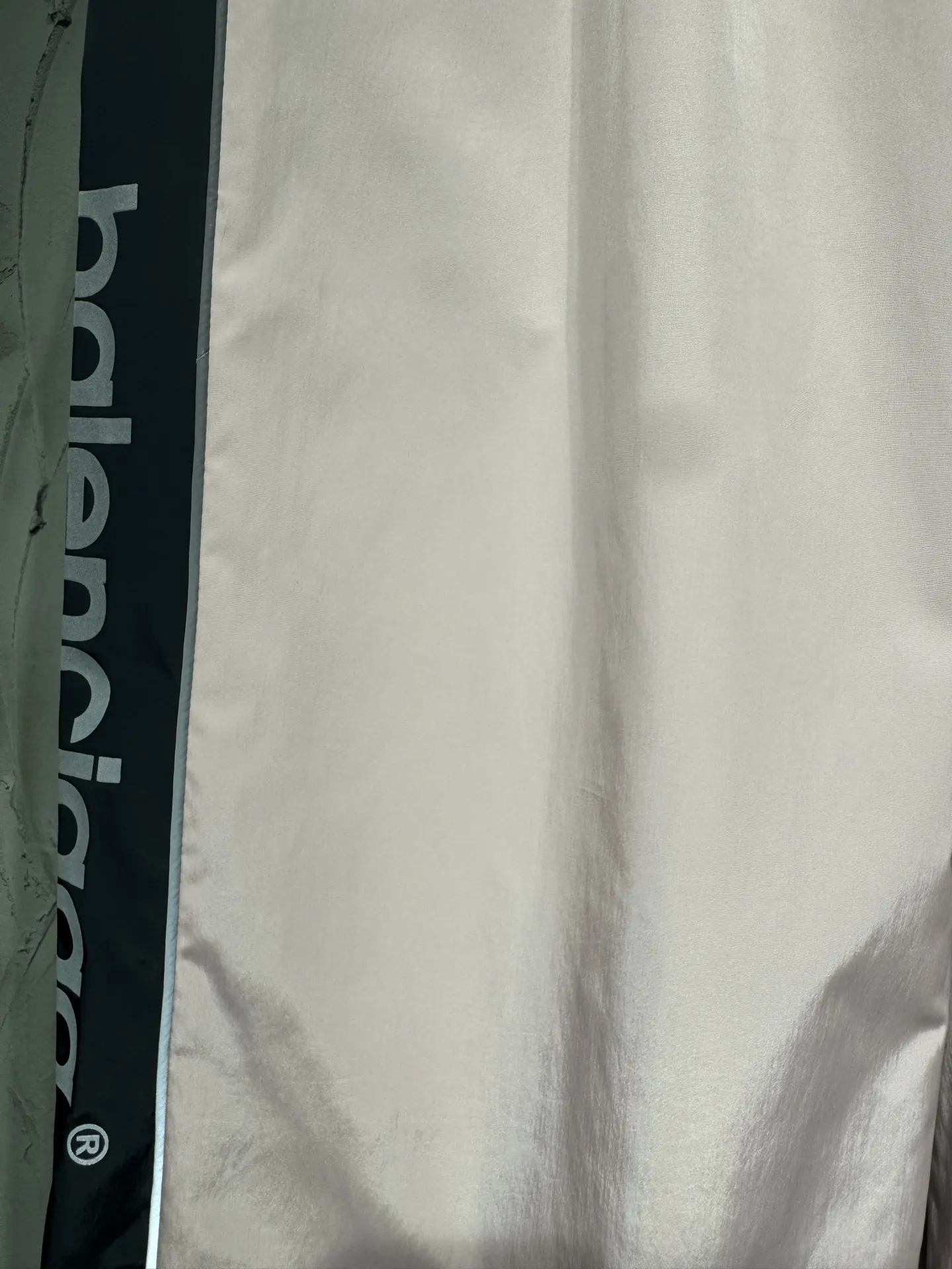 Bodies Reflective Logo Track Pants D21024331 — view 5