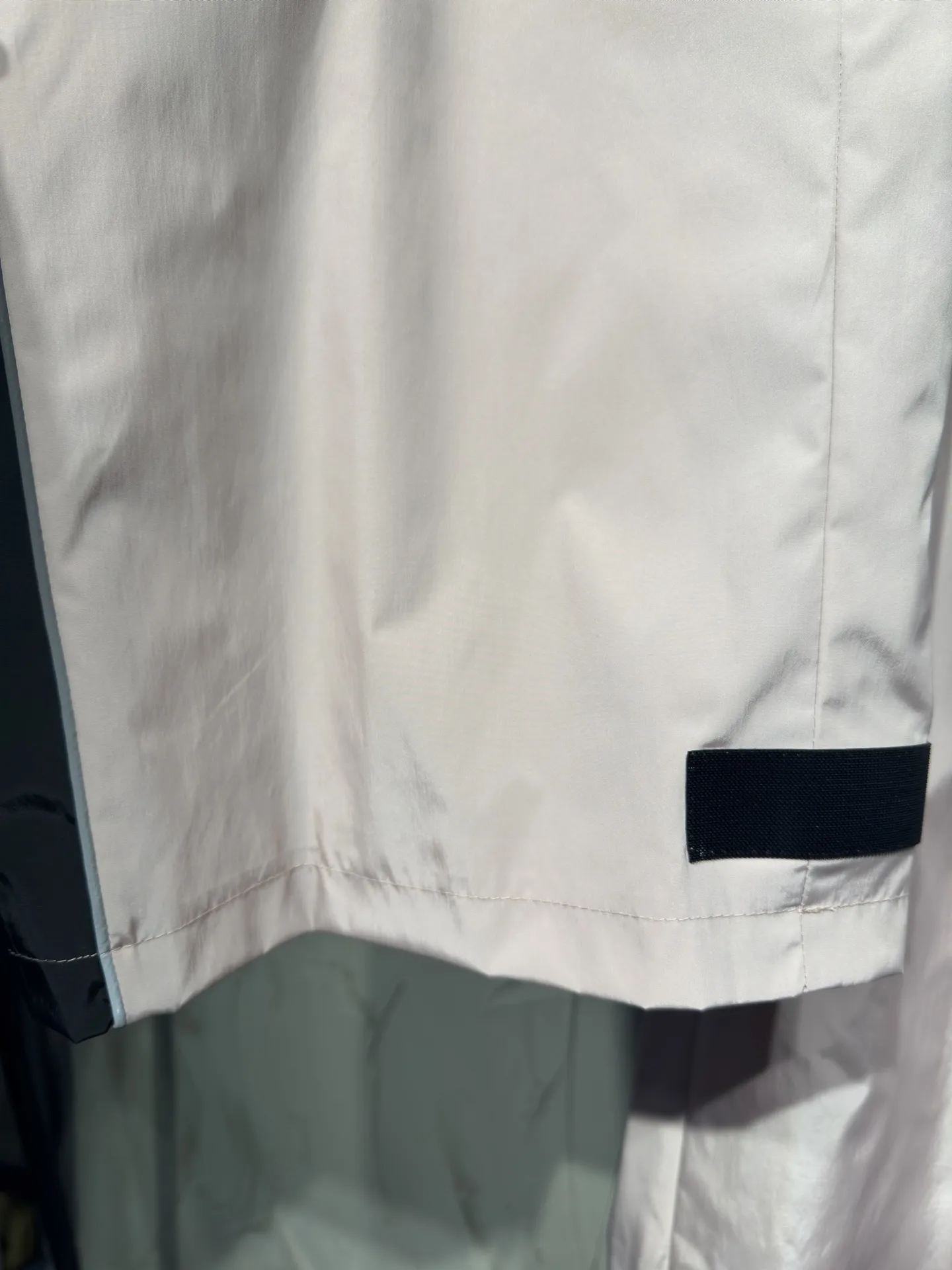 Bodies Reflective Logo Track Pants D21024331 — view 8