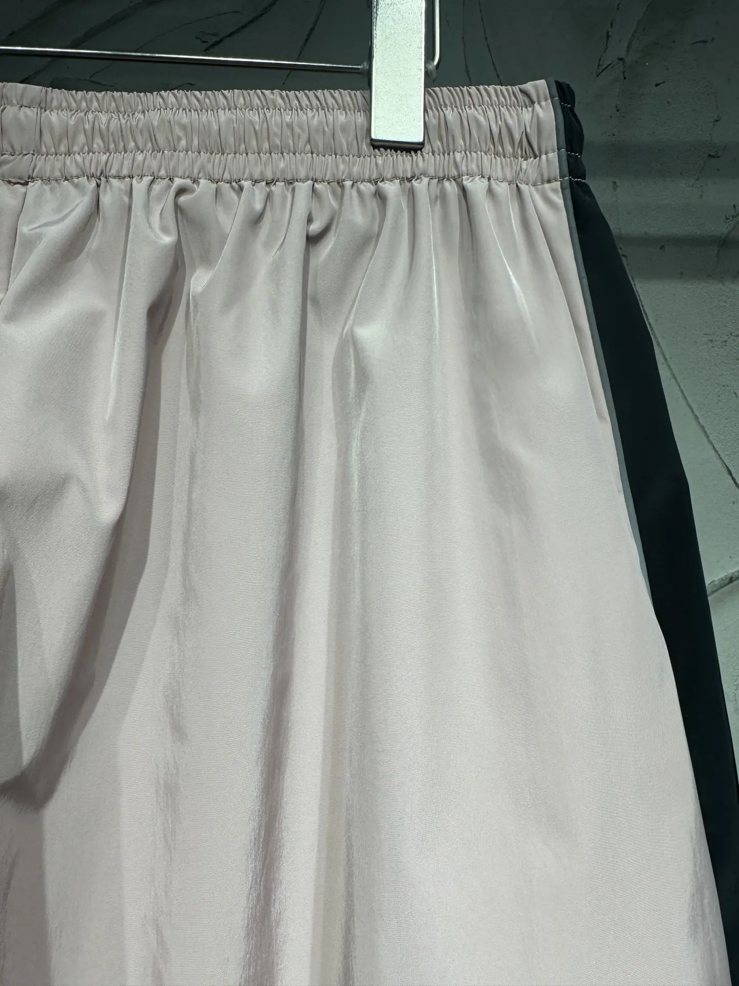 Bodies Reflective Logo Track Pants D21024331 — view 13
