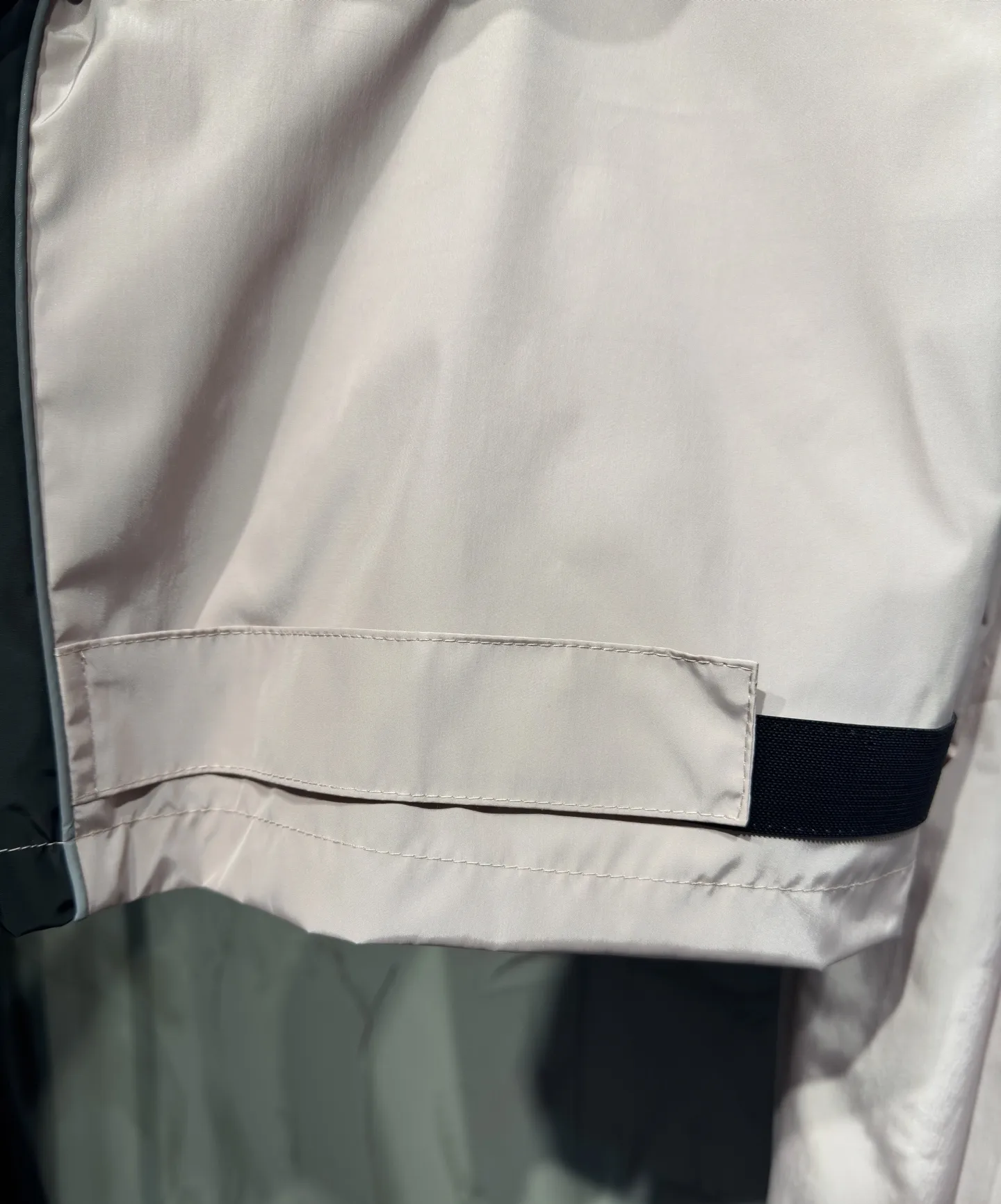 Bodies Reflective Logo Track Pants D21024331 — view 14