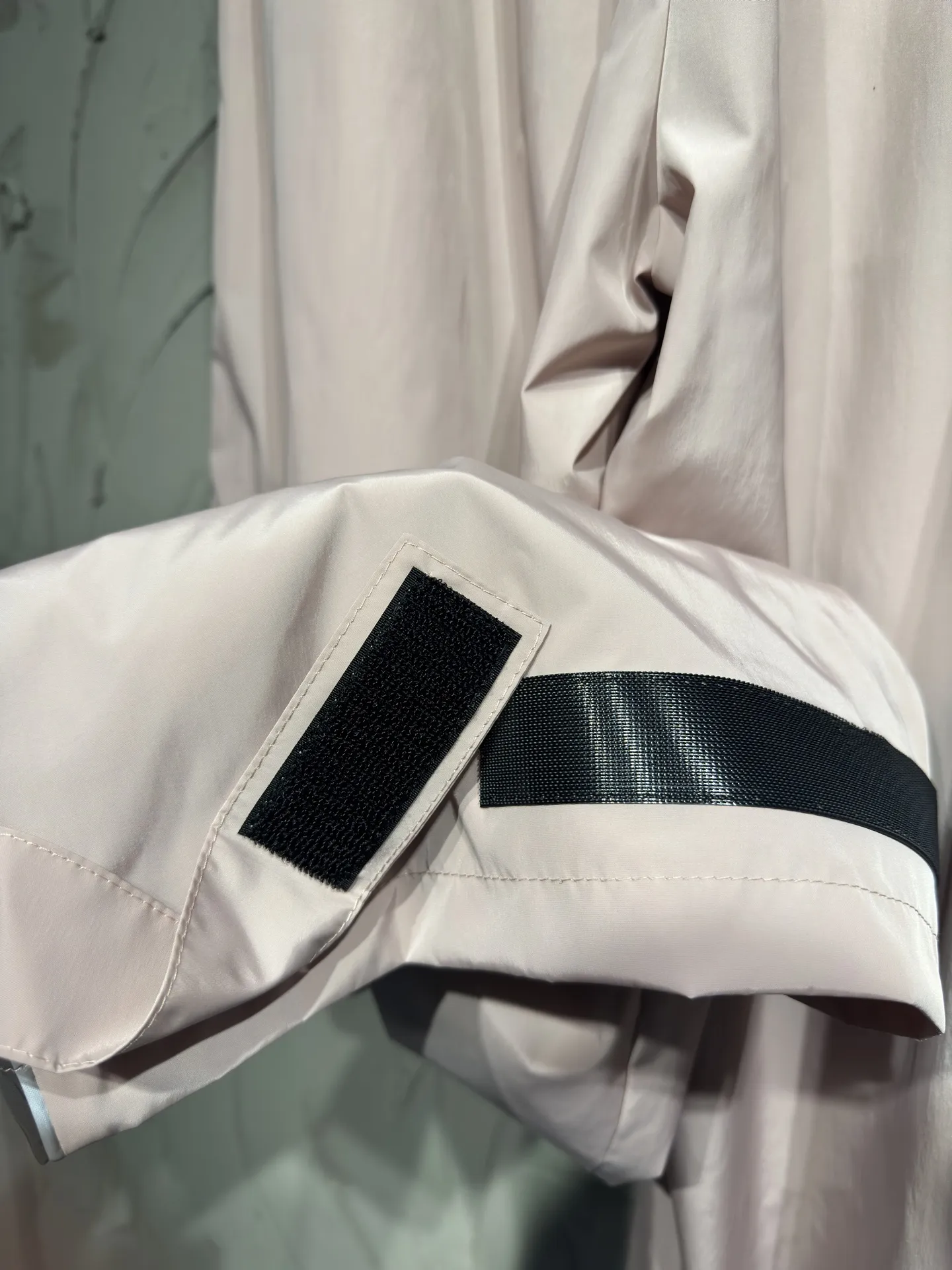 Bodies Reflective Logo Track Pants D21024331 — view 16