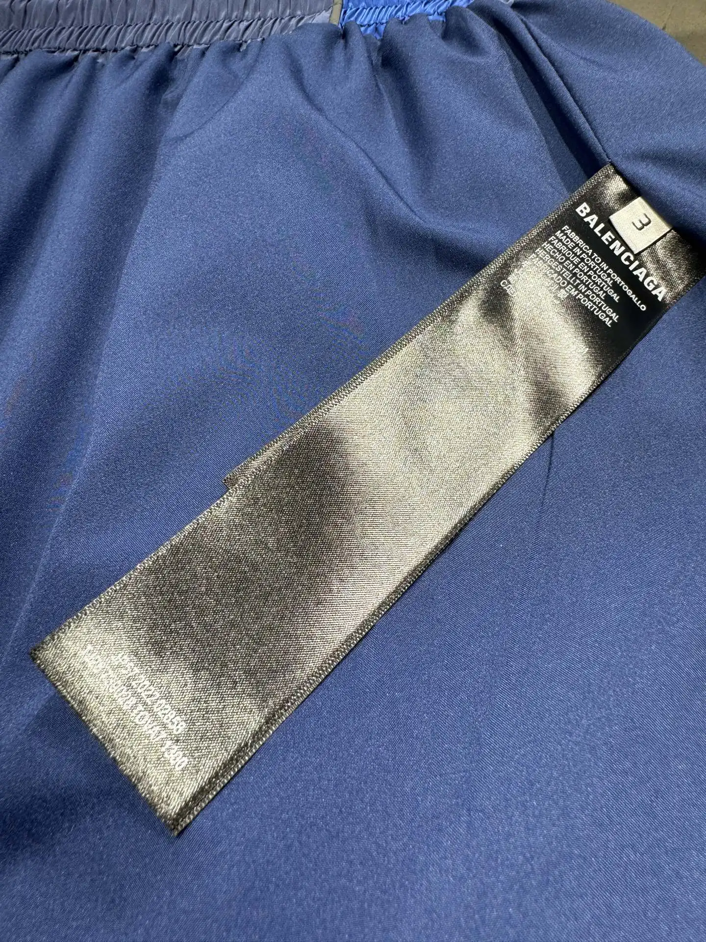 Bodies Reflective Logo Track Trousers D21024330 — view 12