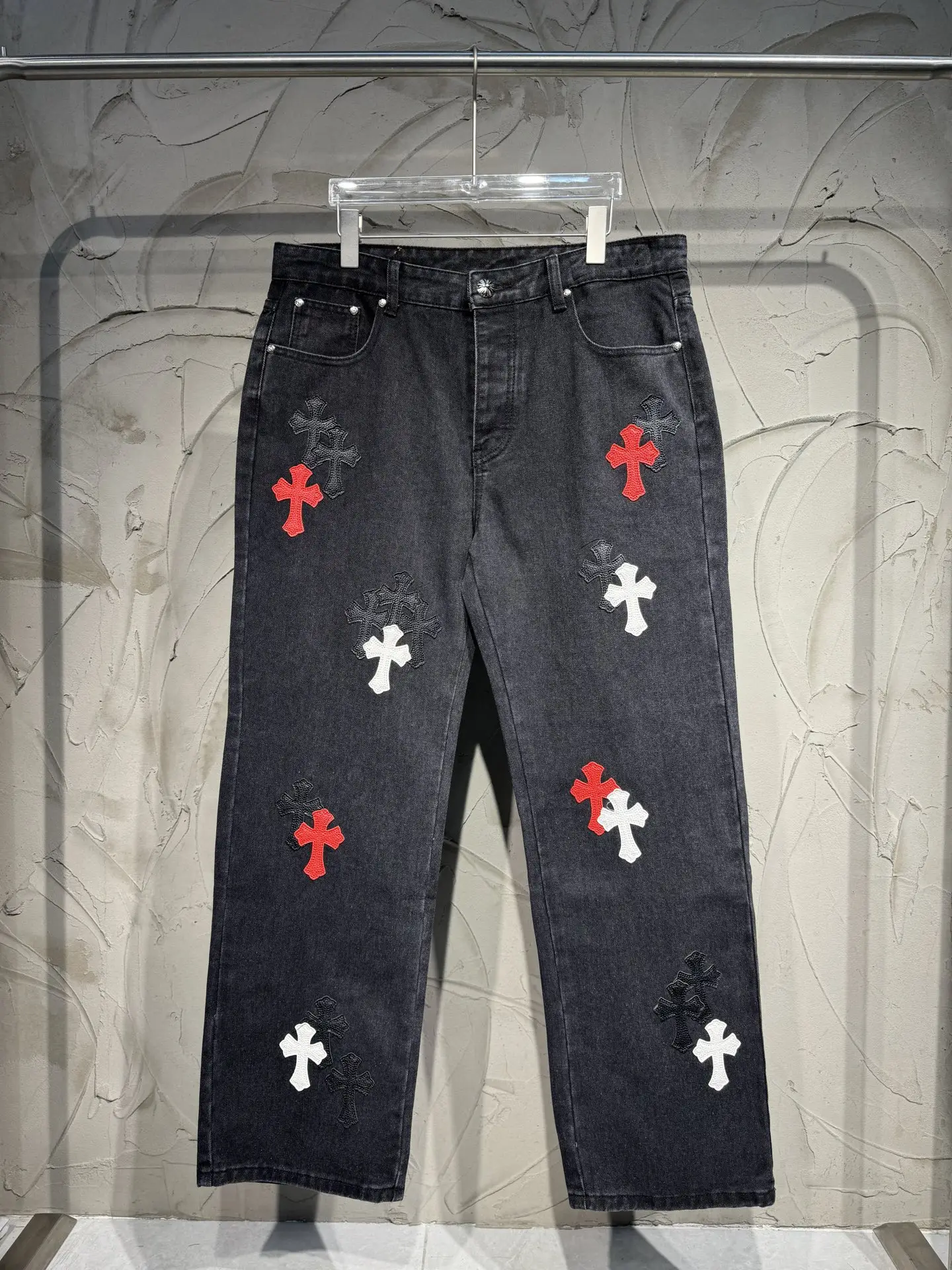 Cross-Patch Distressed Straight-Leg Jeans D21024346