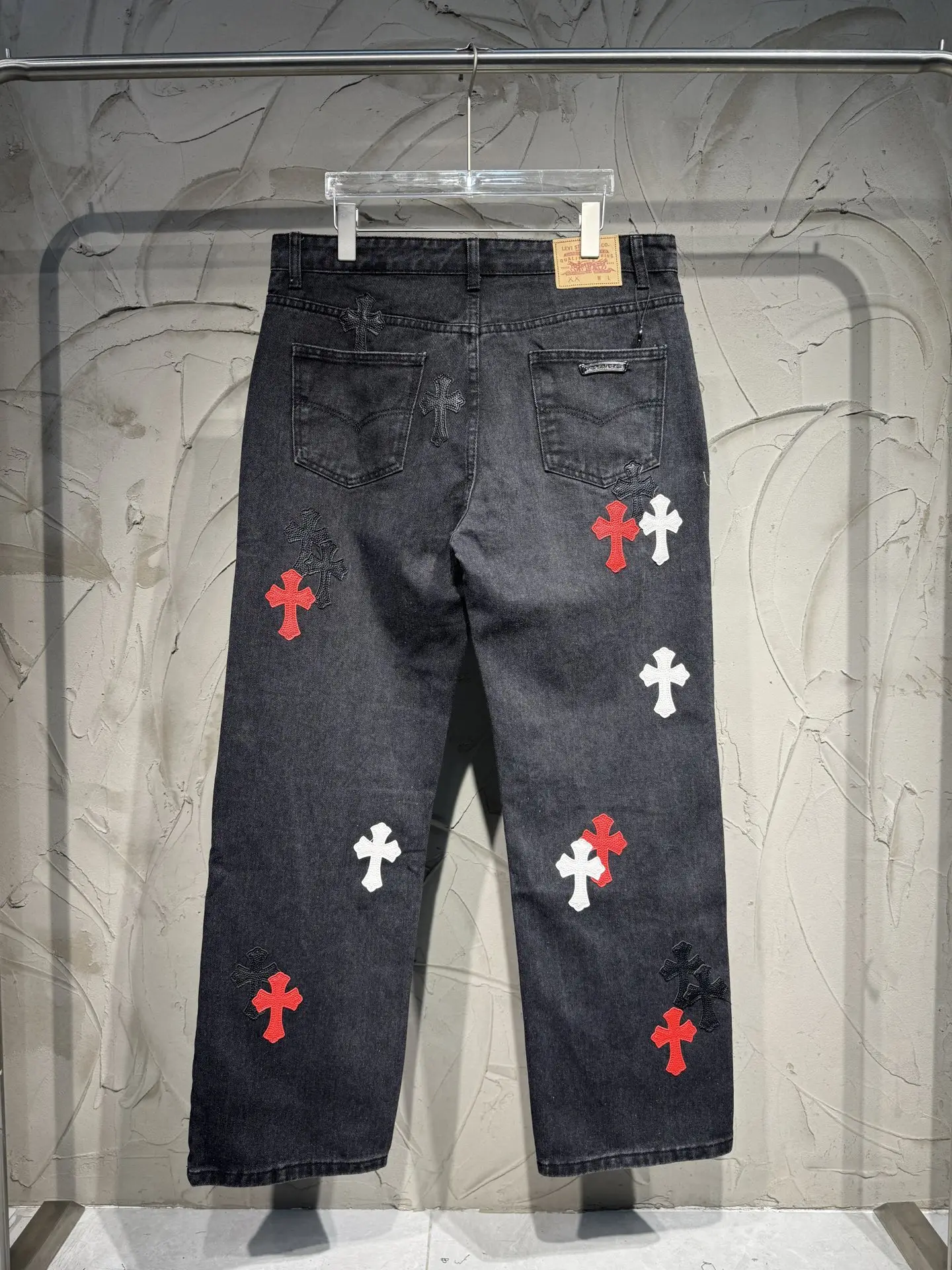 Cross-Patch Distressed Straight-Leg Jeans D21024346 — view 2