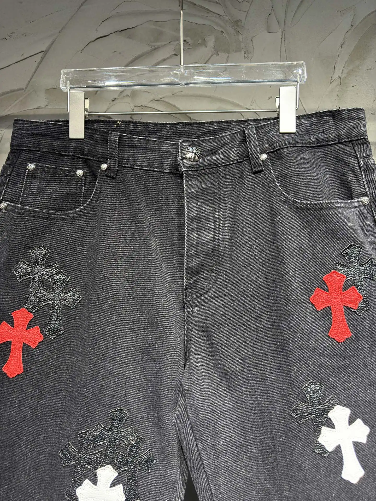 Cross-Patch Distressed Straight-Leg Jeans D21024346 — view 3