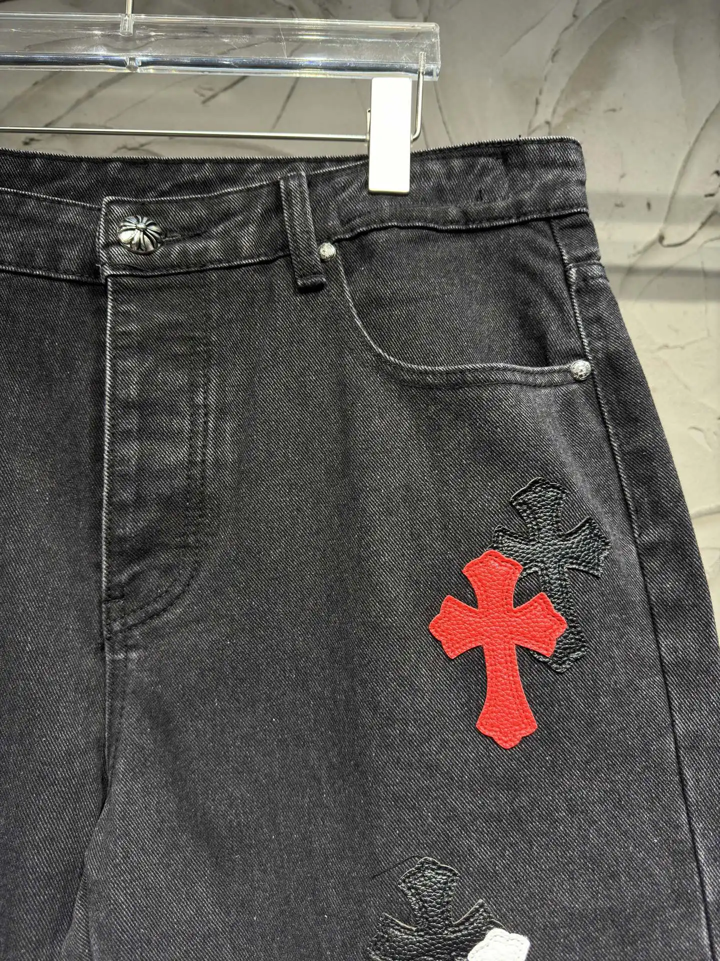 Cross-Patch Distressed Straight-Leg Jeans D21024346 — view 4