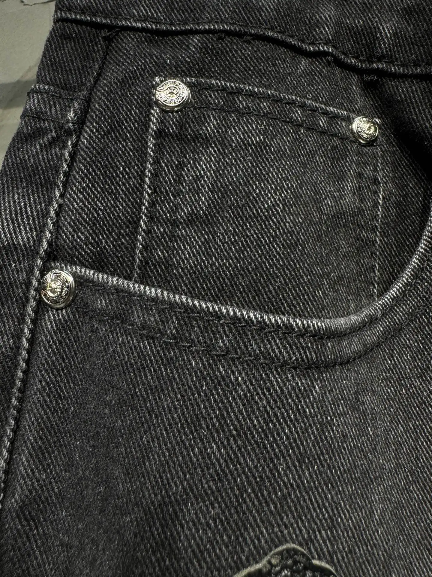 Cross-Patch Distressed Straight-Leg Jeans D21024346 — view 10