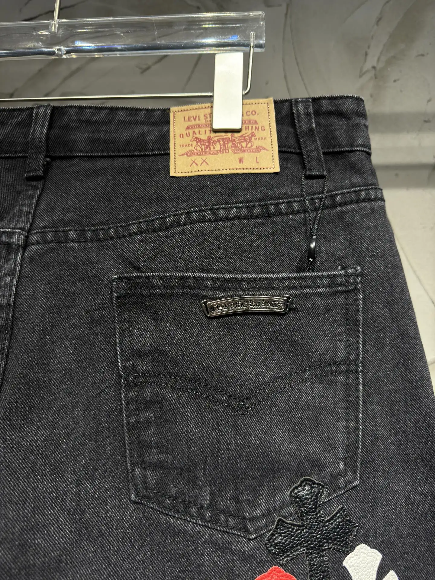 Cross-Patch Distressed Straight-Leg Jeans D21024346 — view 11