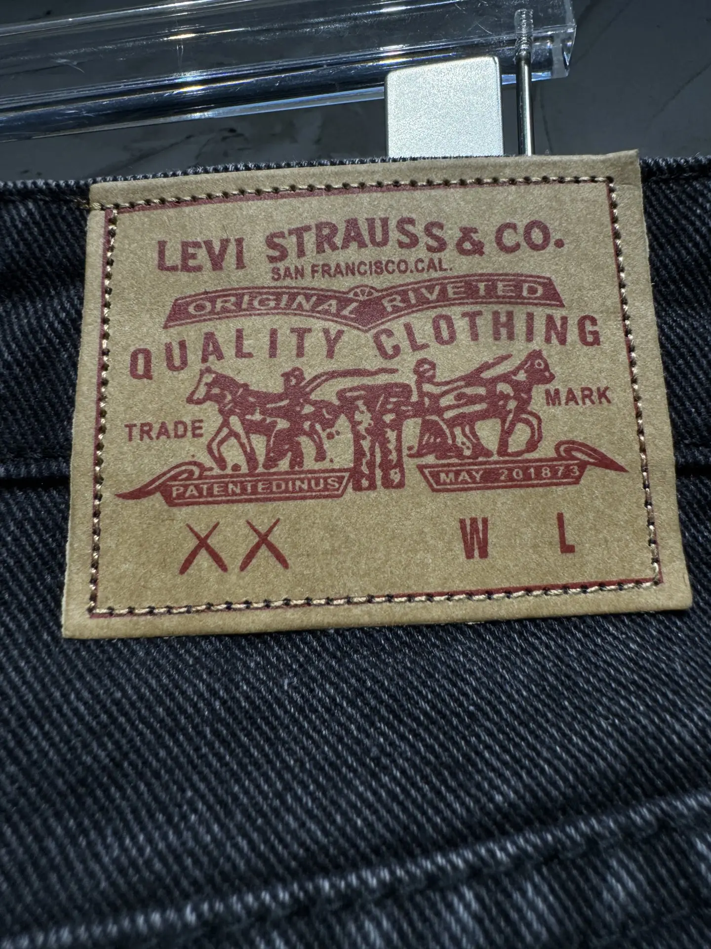 Cross-Patch Distressed Straight-Leg Jeans D21024346 — view 15