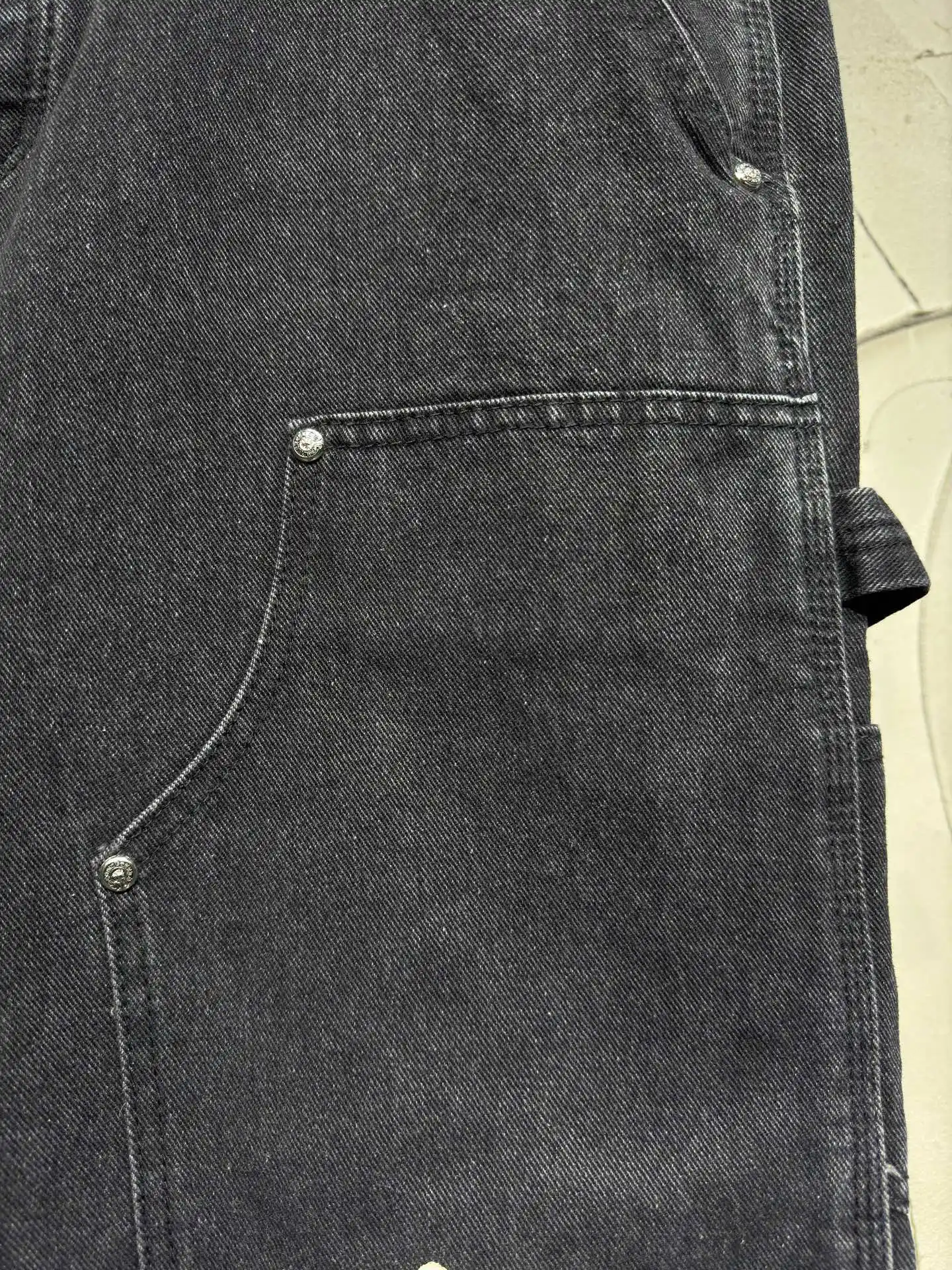 Cross-Patch Distressed Carpenter Jeans D21024342 — view 5
