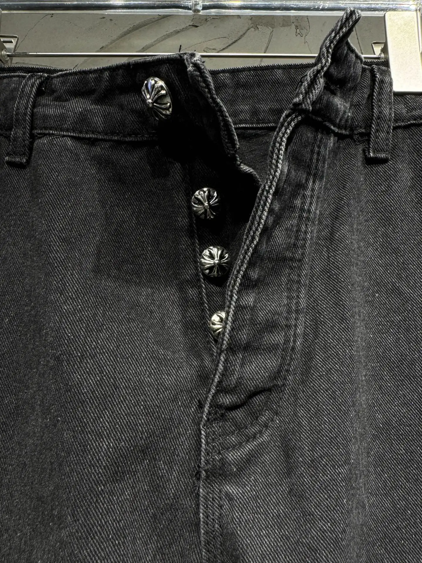 Cross-Patch Distressed Carpenter Jeans D21024342 — view 10