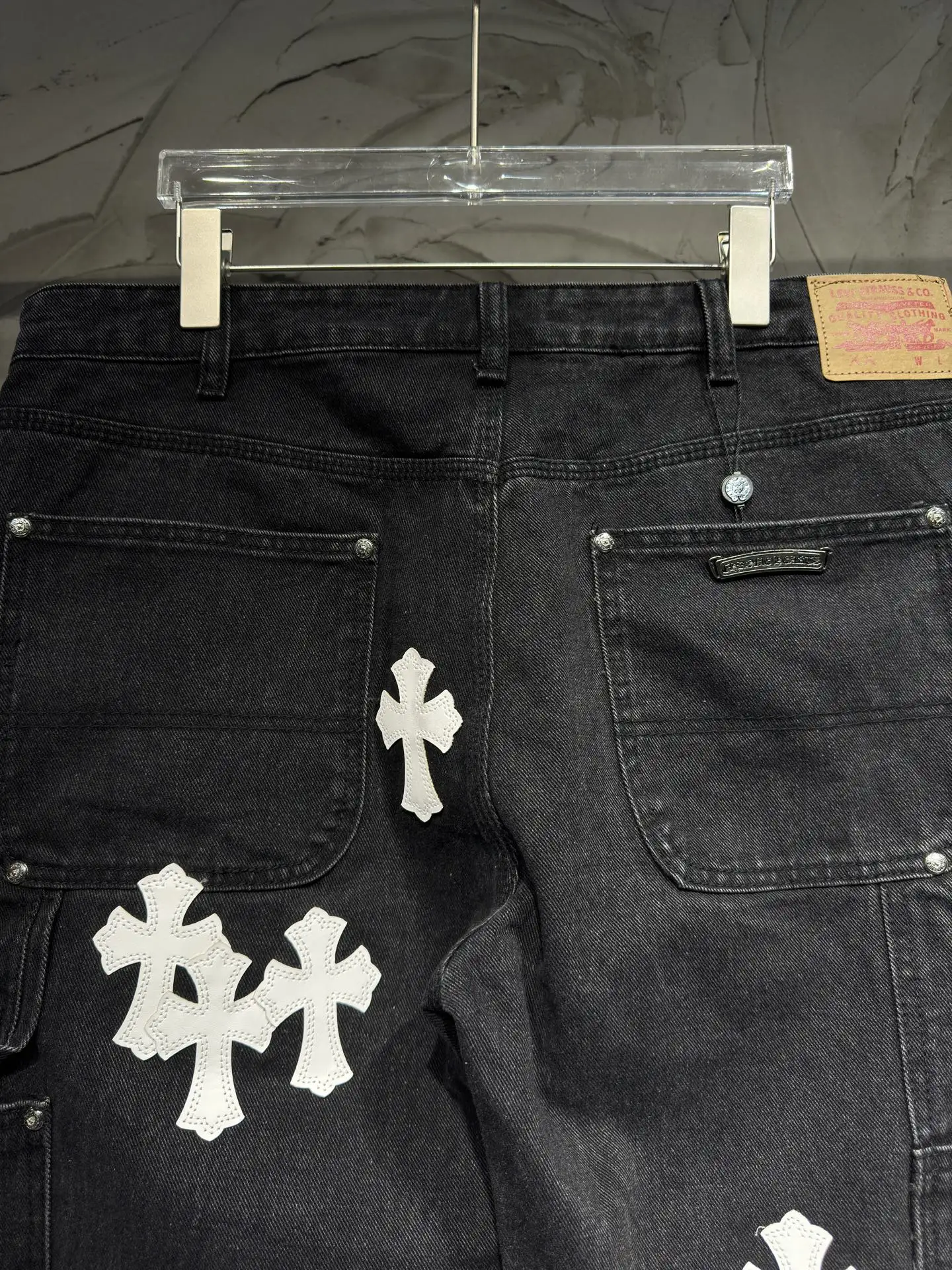 Cross-Patch Distressed Carpenter Jeans D21024342 — view 11