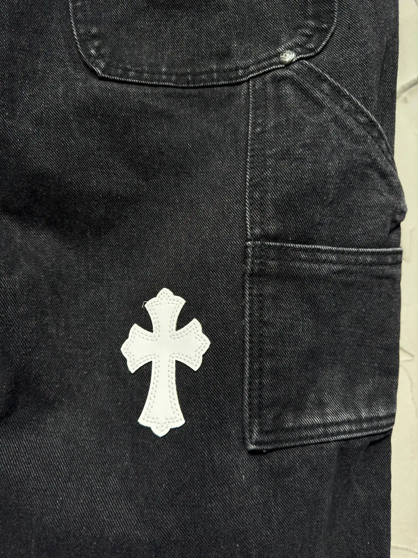Cross-Patch Distressed Carpenter Jeans D21024342 — view 14