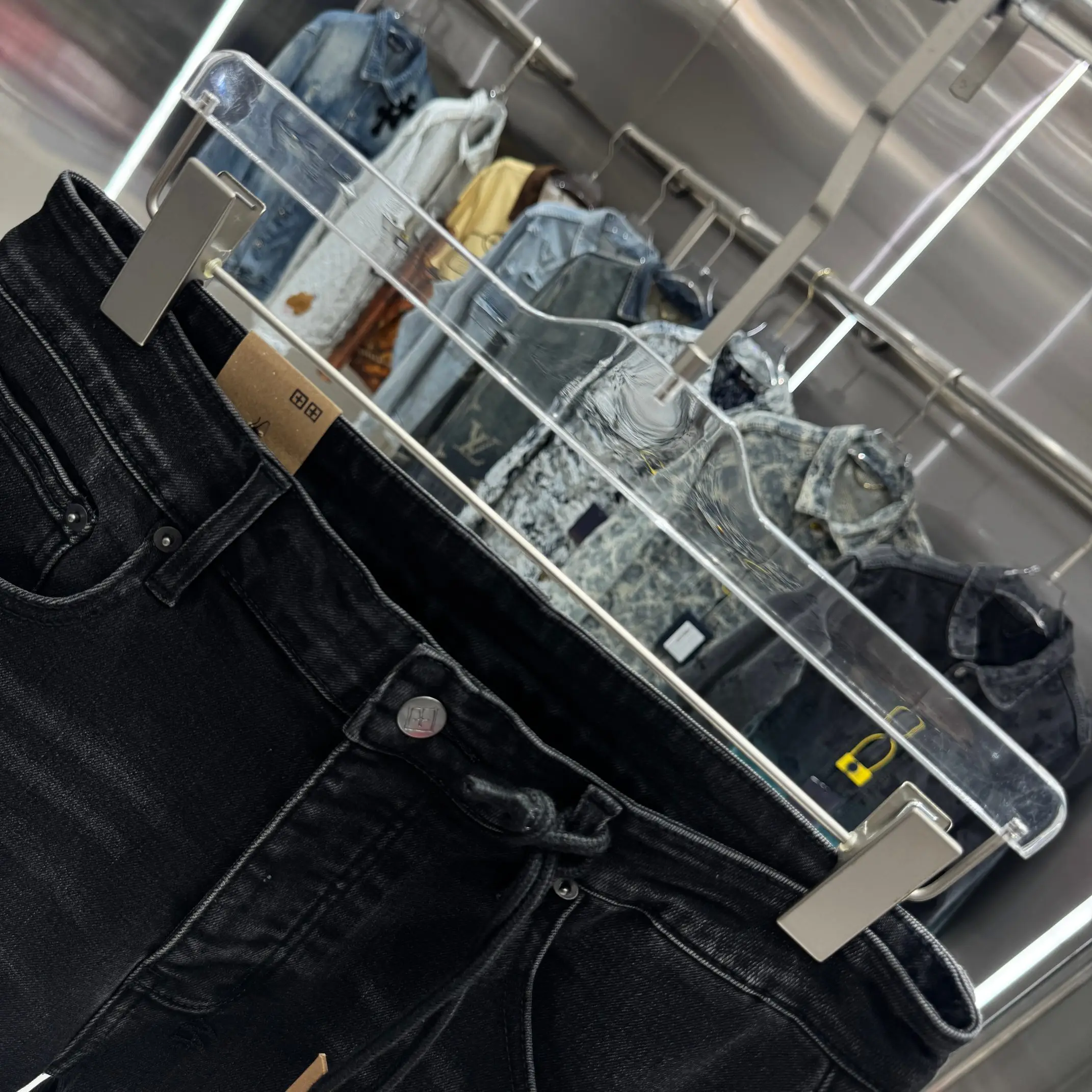 Washed Flare-Leg Jeans D21019048 — view 8