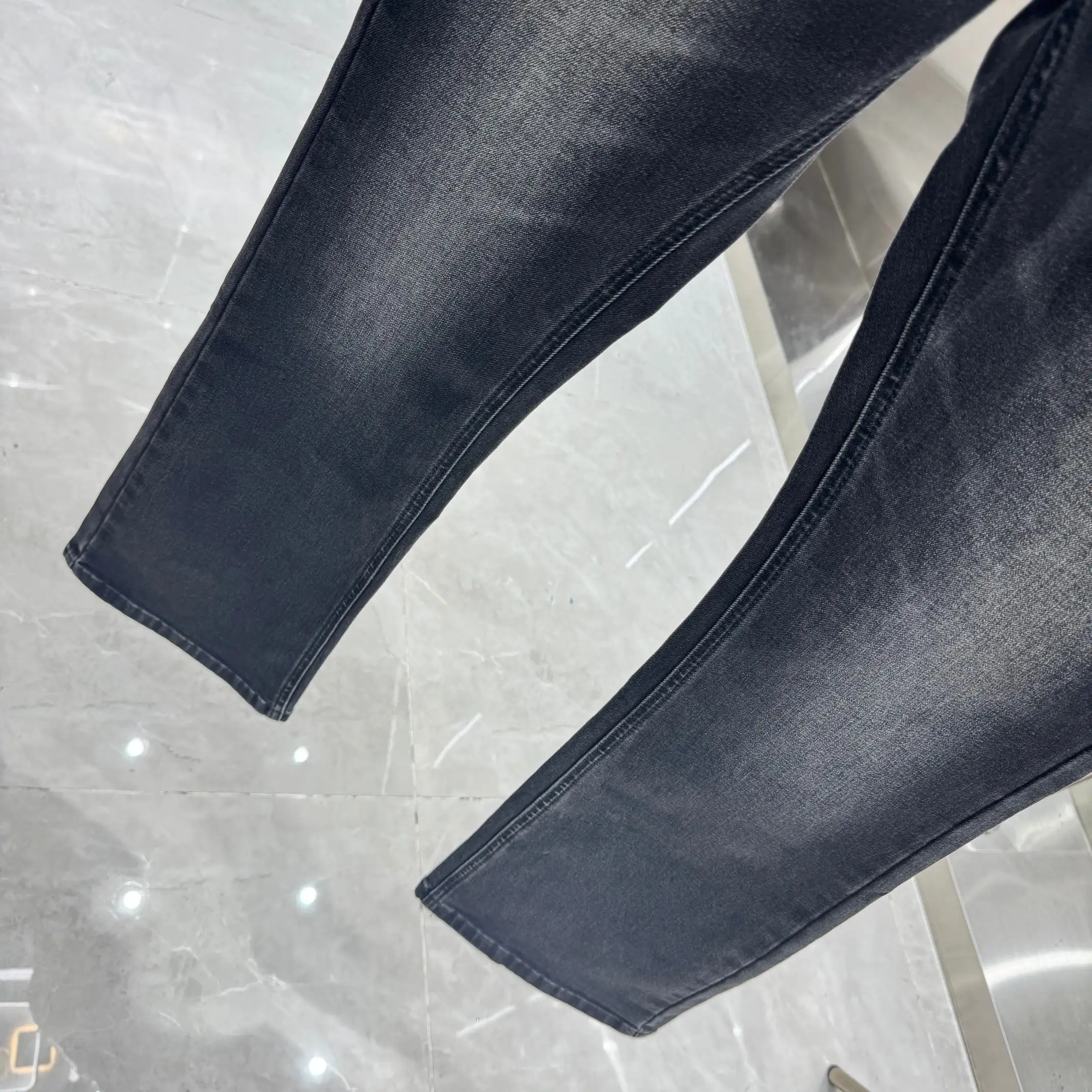 Washed Flare-Leg Jeans D21019048 — view 9