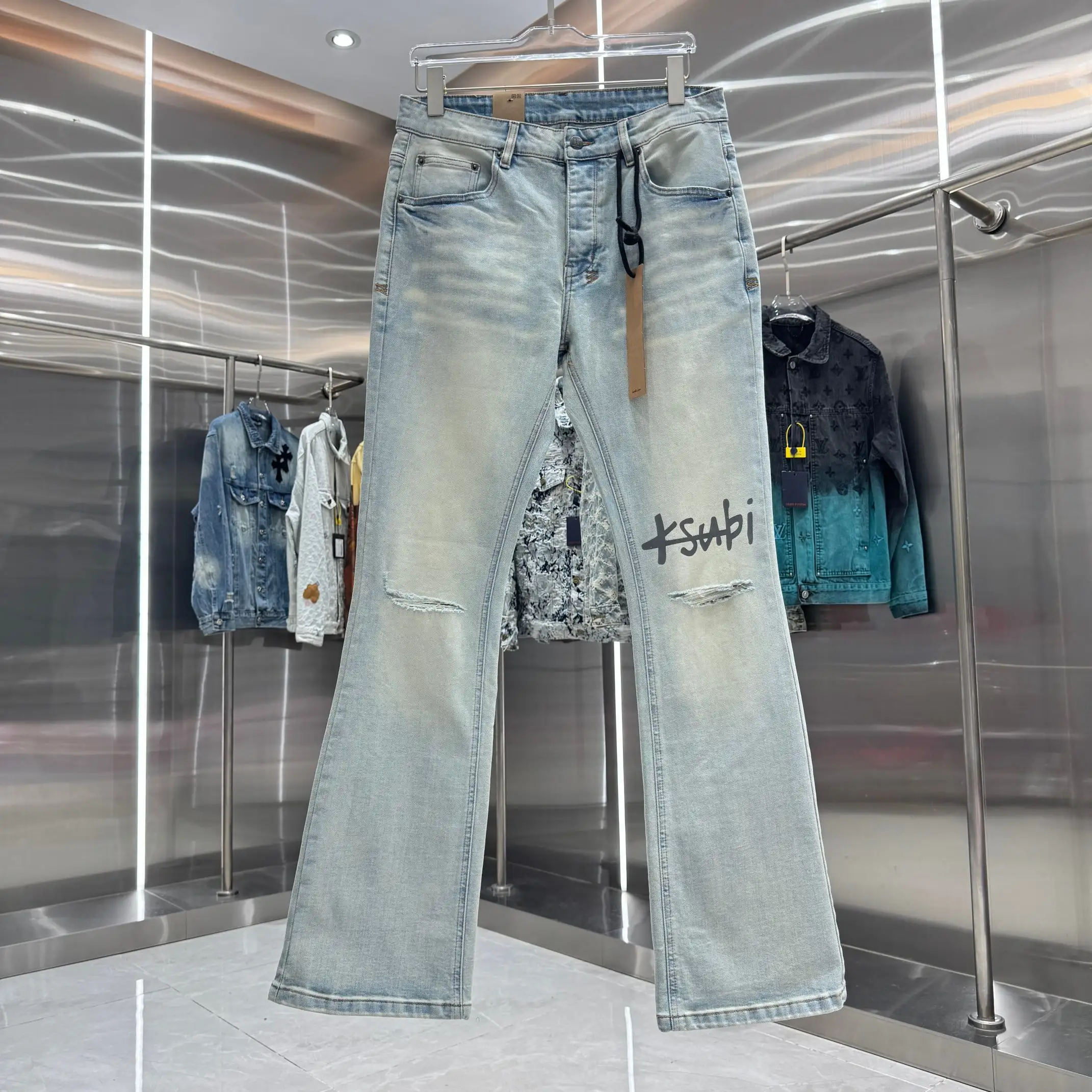 Distressed Logo-Print Flared Jeans D21019046