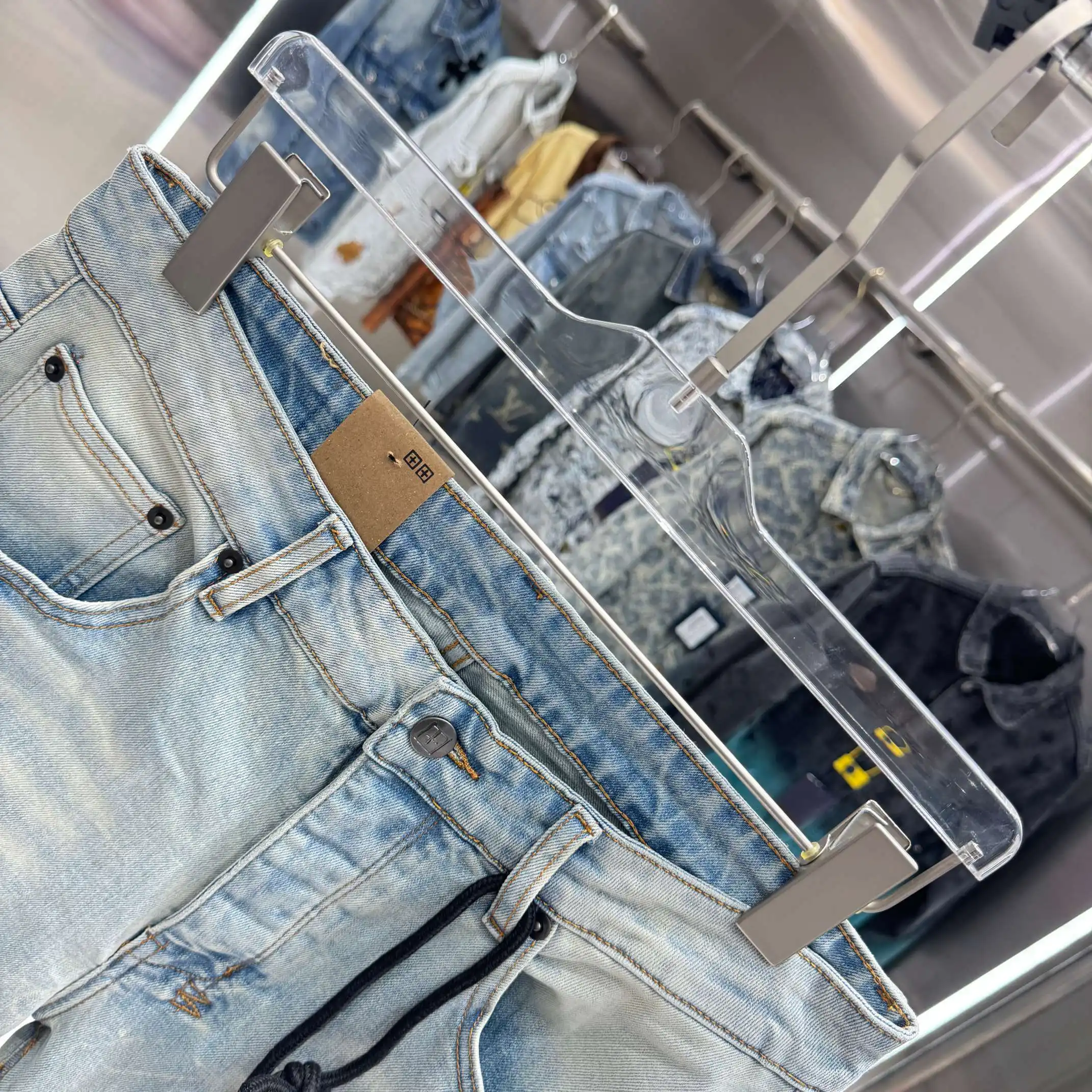 Distressed Logo-Print Flared Jeans D21019046 — view 8