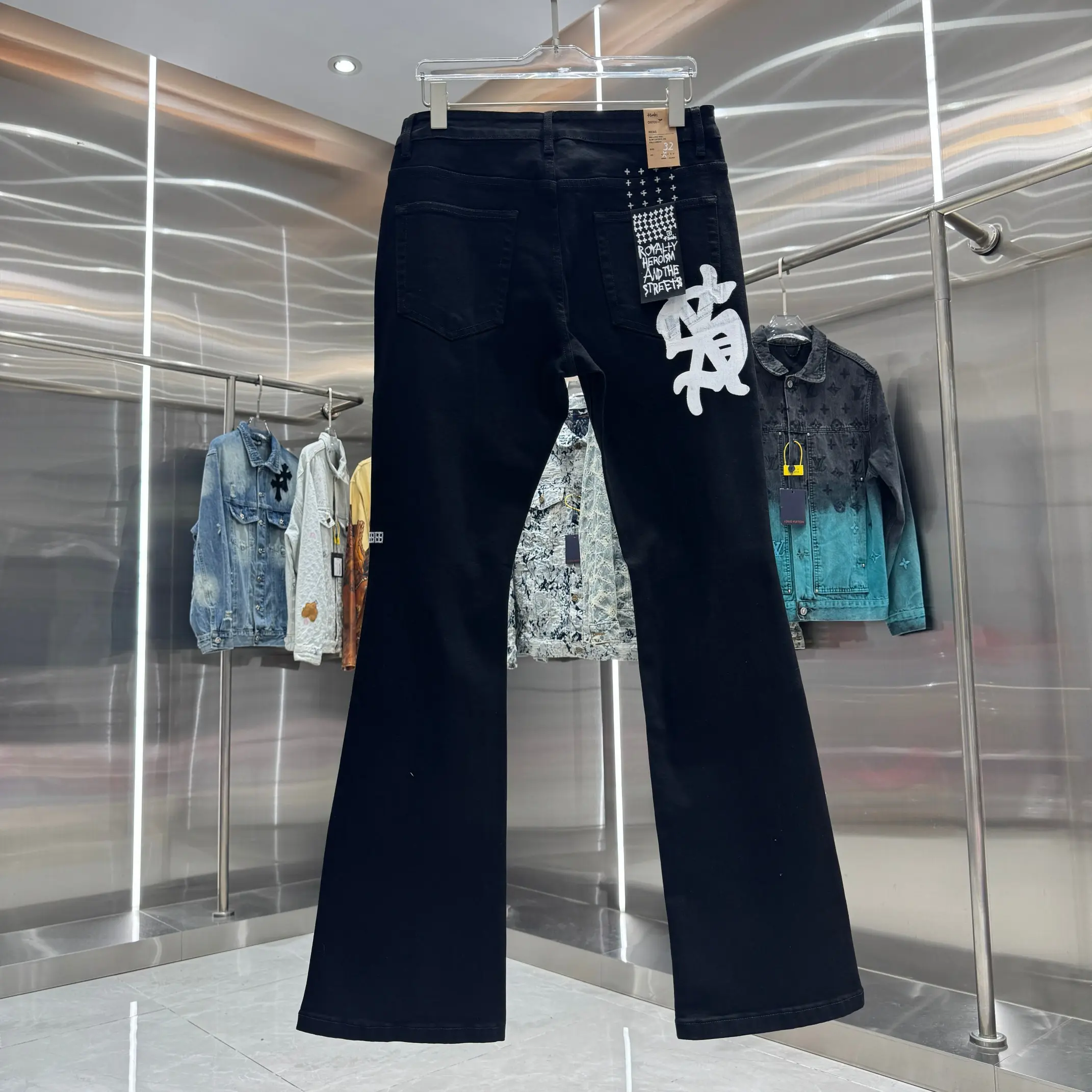 Distressed Flared Jeans with Paint Splatter D21019044 — view 2