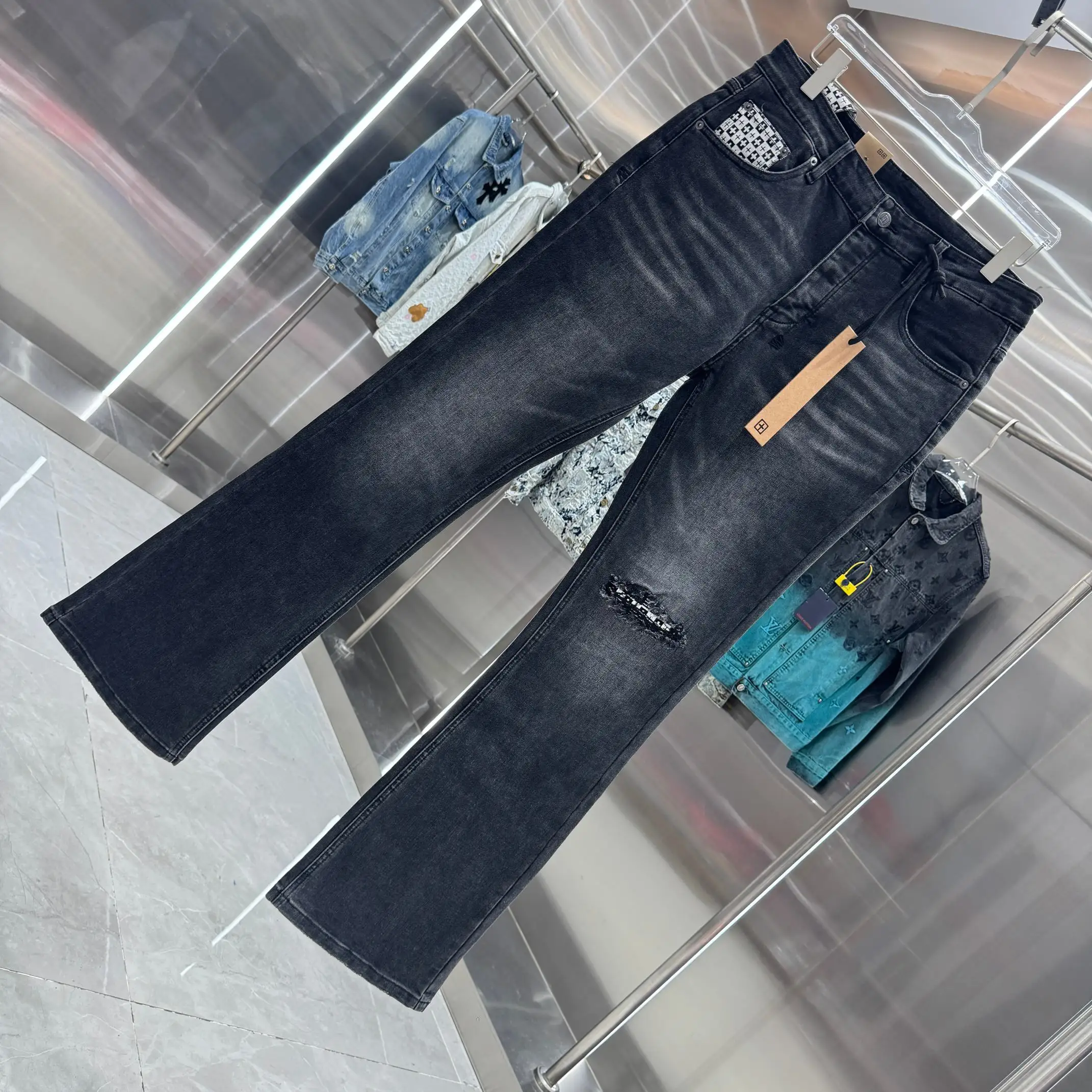 Distressed Slim-Flare Jeans D21019045 — view 3