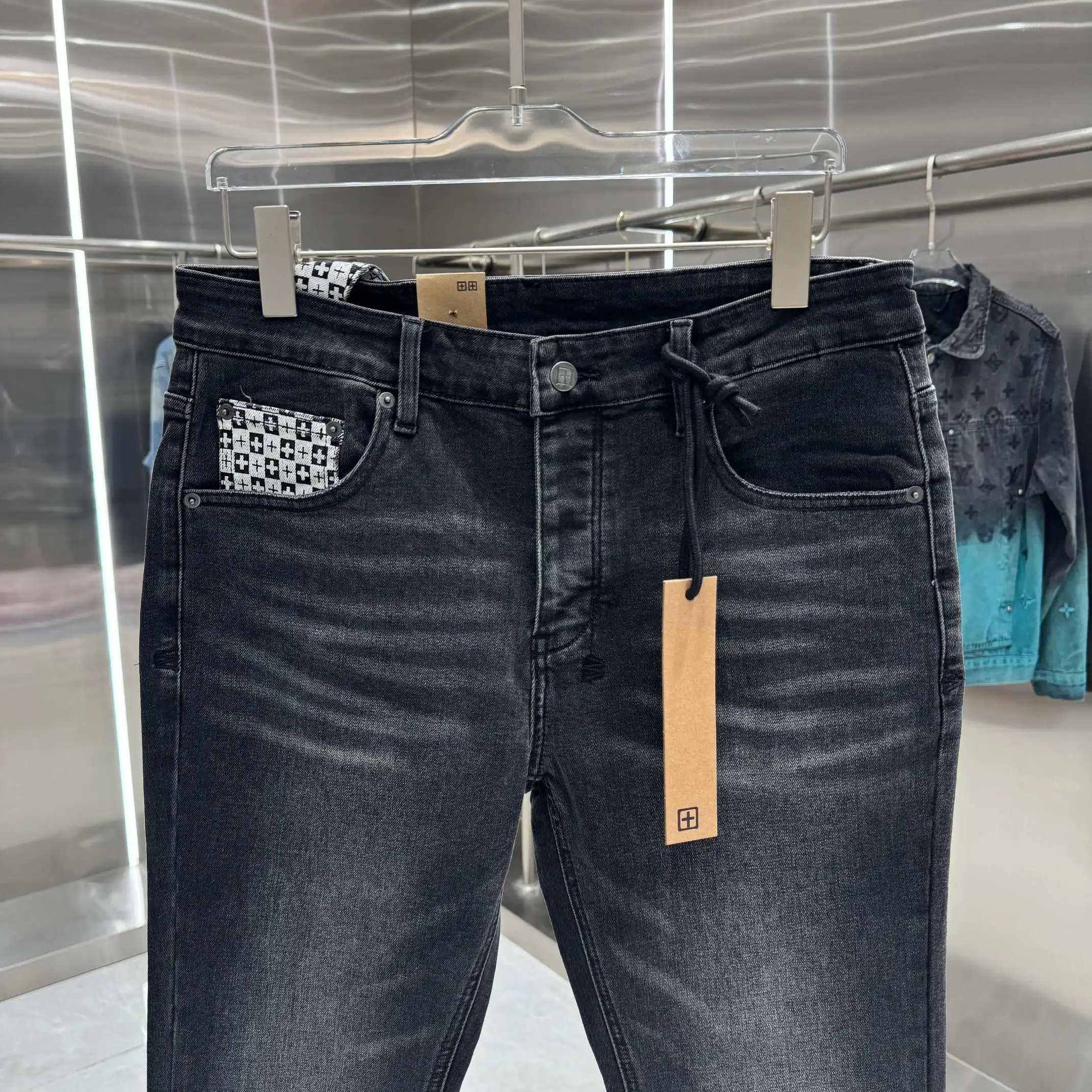 Distressed Slim-Flare Jeans D21019045 — view 6