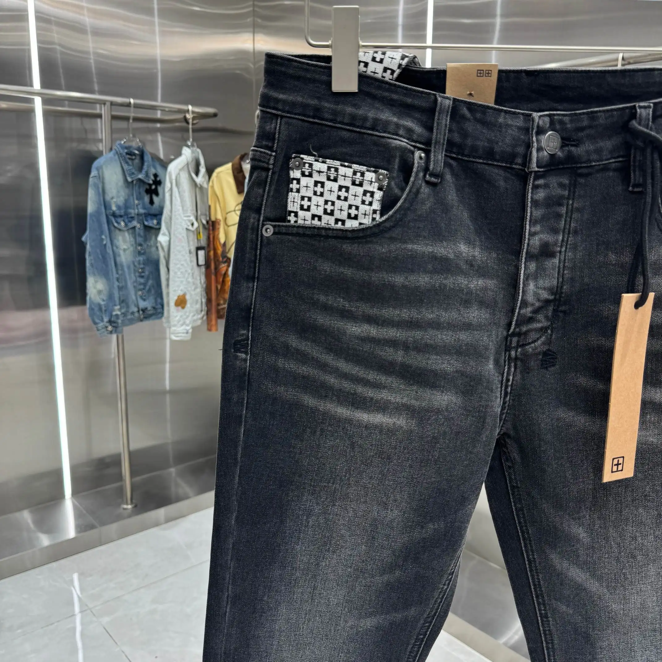 Distressed Slim-Flare Jeans D21019045 — view 7