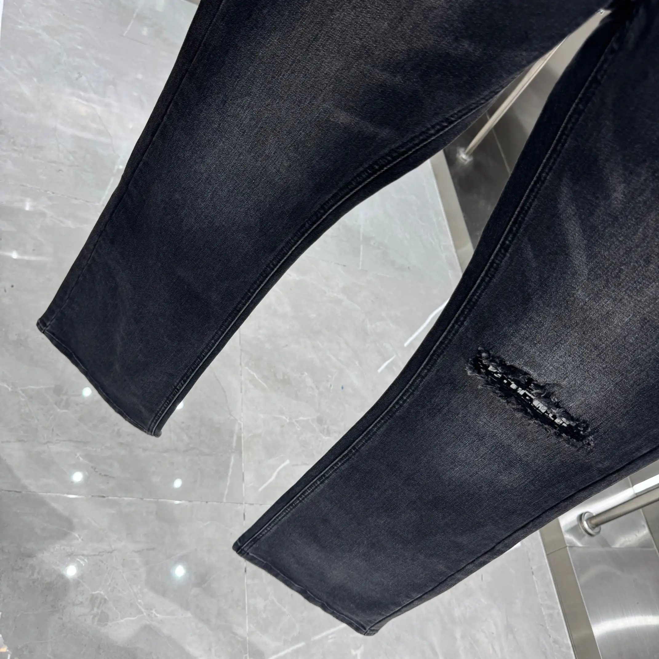 Distressed Slim-Flare Jeans D21019045 — view 9