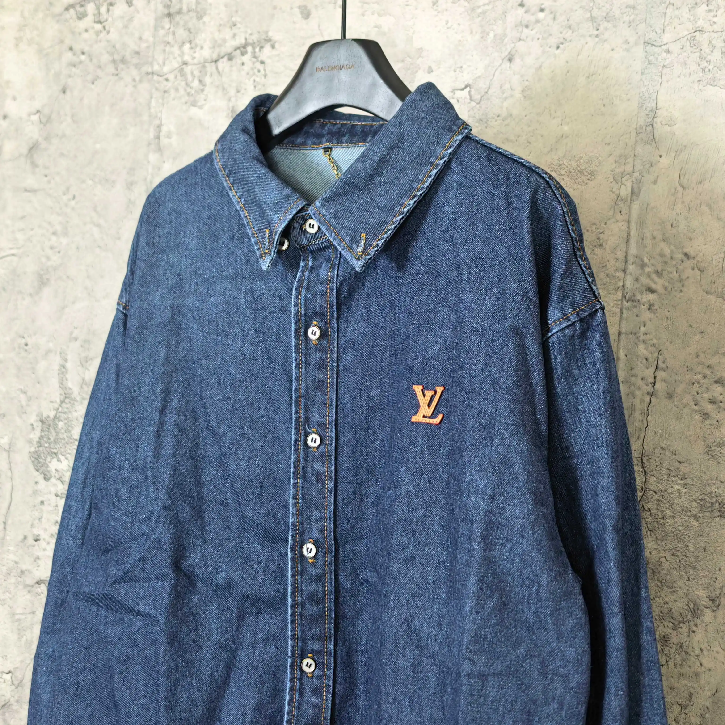 Logo-Embroidered Denim Long-Sleeve Shirt D21024504 — view 9